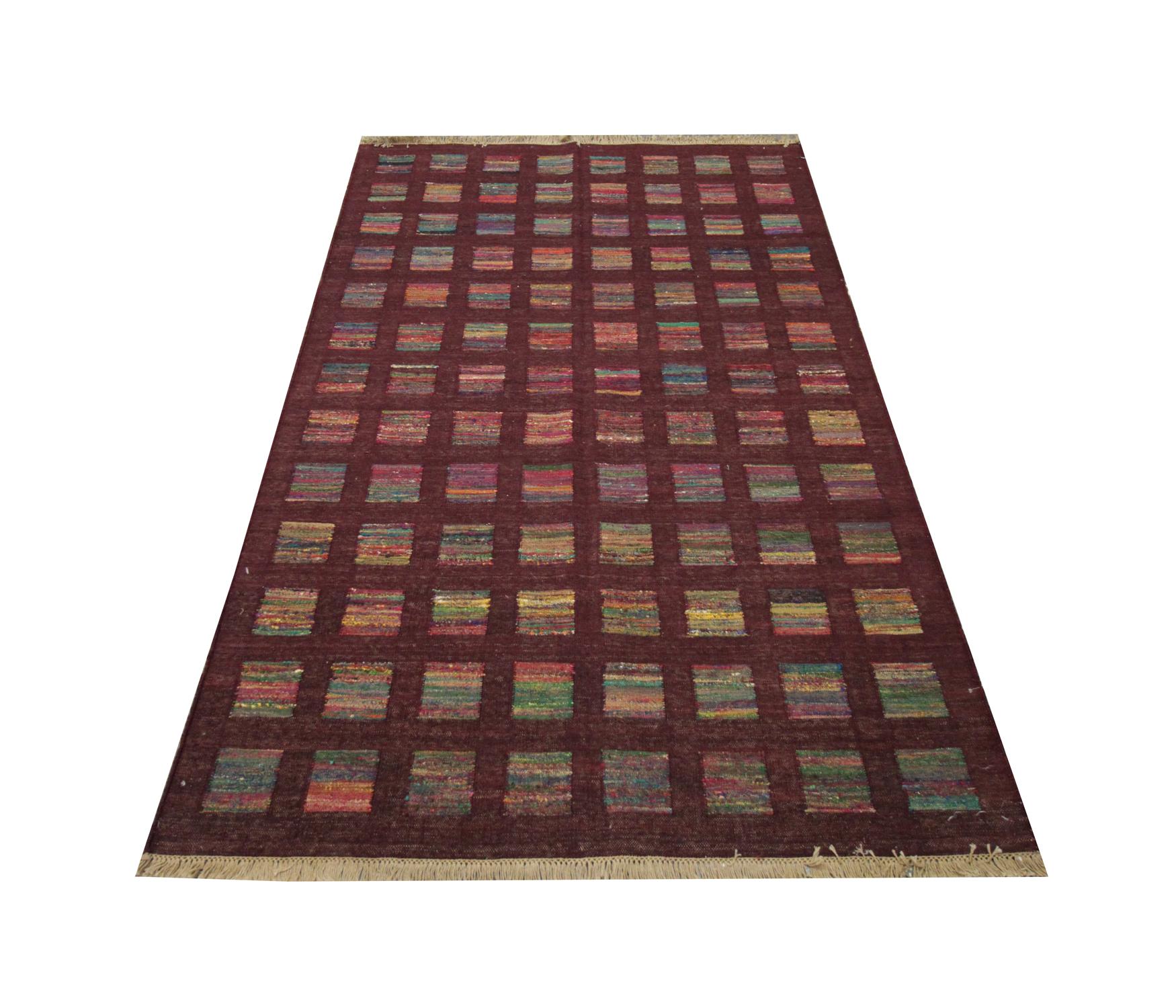 Moderner burgunderfarbener Kelimteppich Handgefertigter Teppich Wolle Flachgewebter Kelimteppich (Afghanisch) im Angebot