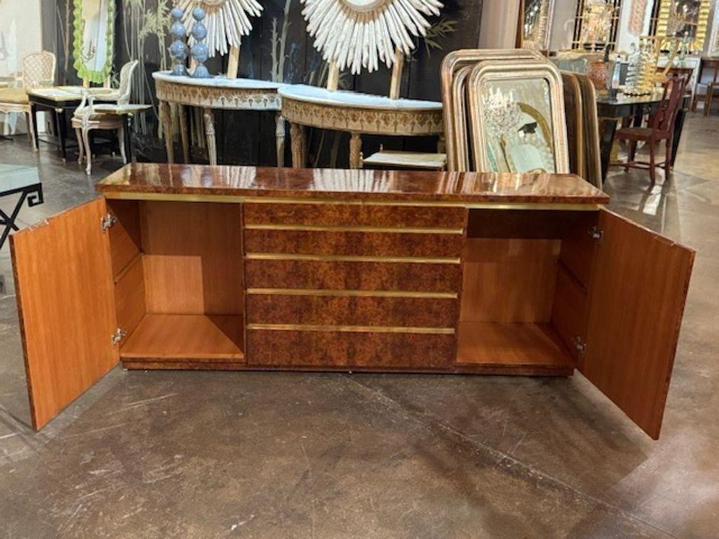 Ottone Credenza moderna in radica e ottone di Pierre Cardin in vendita