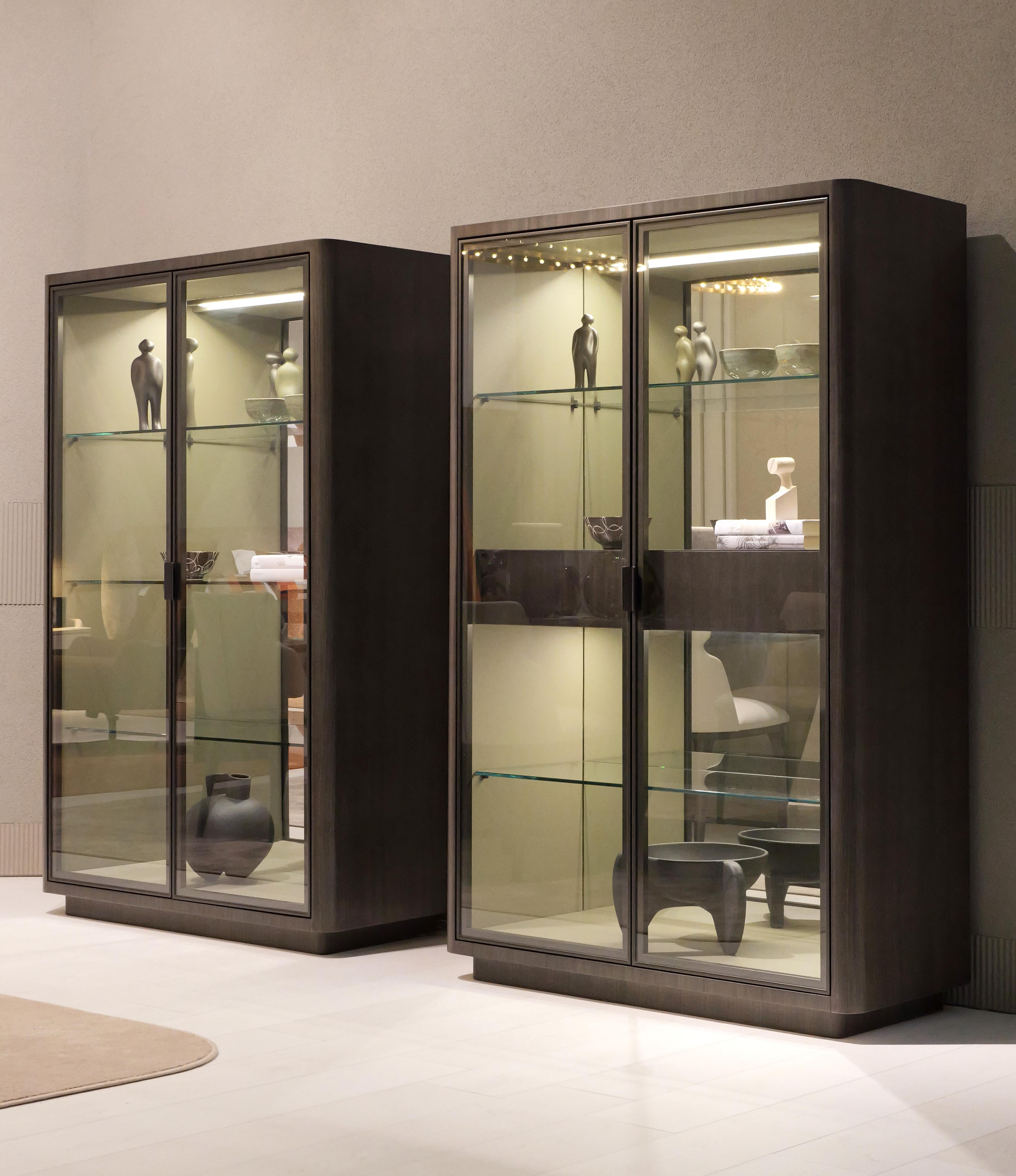Leather Modern by Giuseppe Carpanelli Dafne glass cabinet in dark Tay and leather inside For Sale