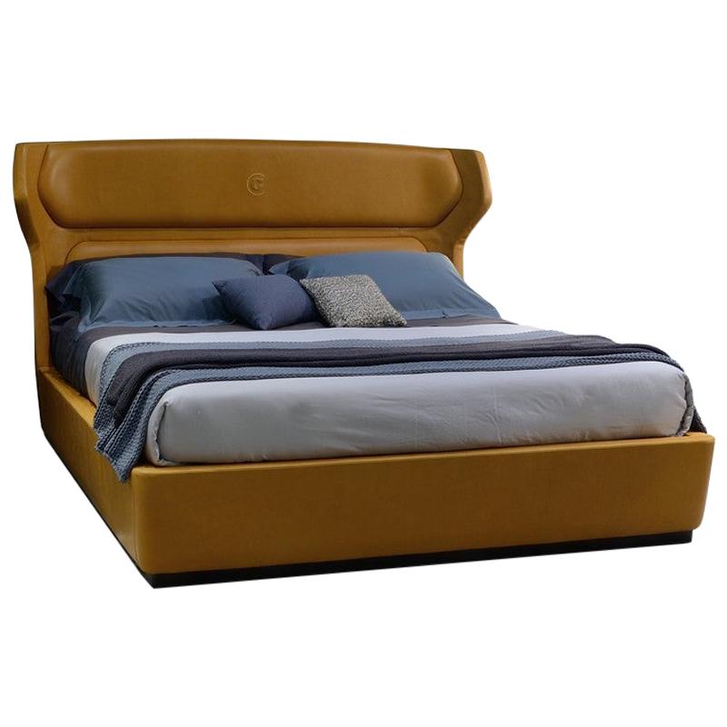 Modern by Giuseppe Carpanelli Mistral gepolstertes Bett mit Leder im Angebot