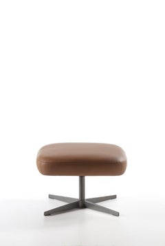 Modern by Giuseppe Carpanelli Shape swivel pouf in leather