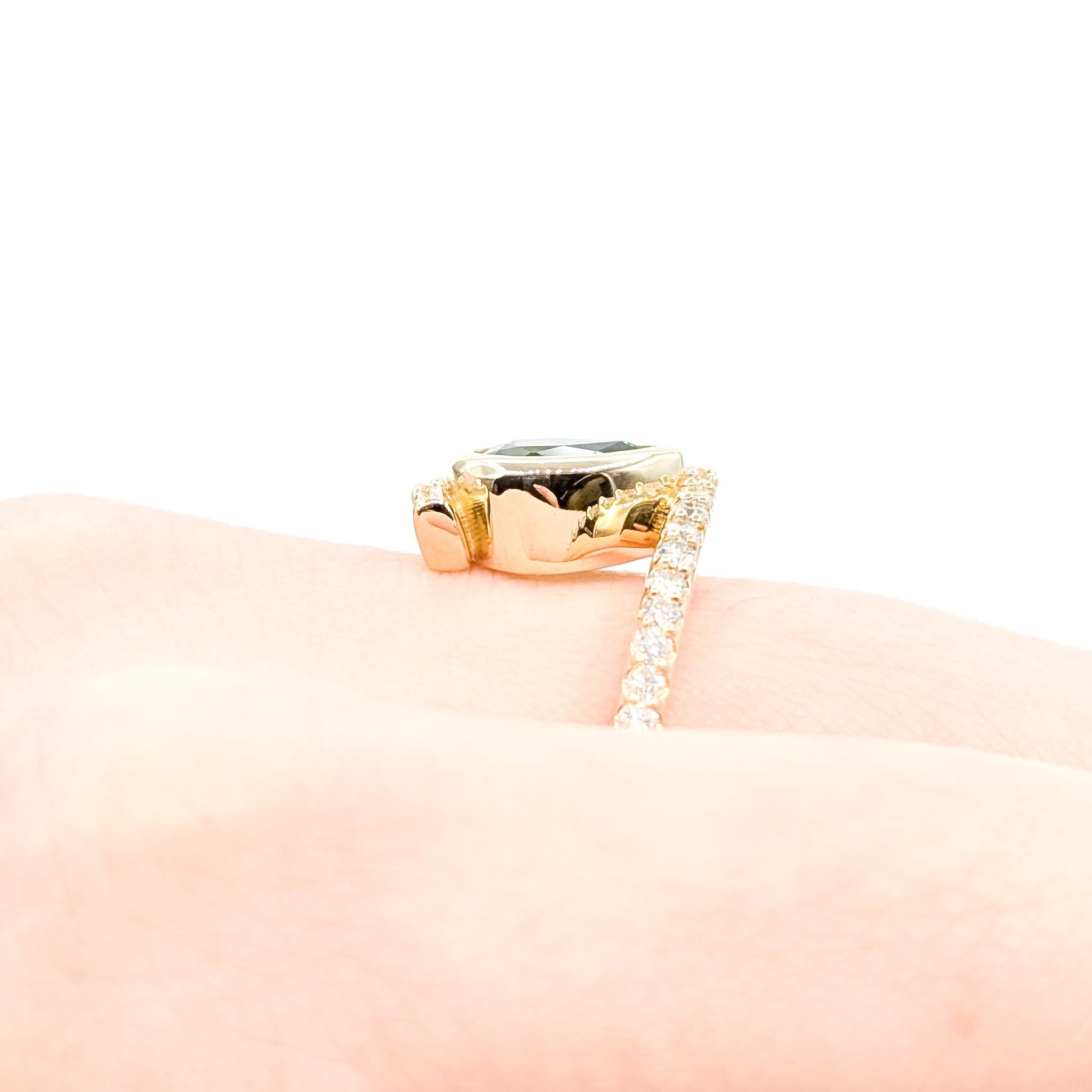 Modern Bypass Tsavorite & Diamond Ring in 14k Yellow Gold Damen im Angebot