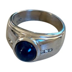 Modern Cabochon Sapphire and Diamond 18 Karat White Gold Ring