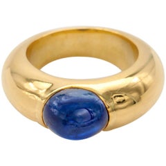 Modern Cabochon Sapphire and Gold Ring