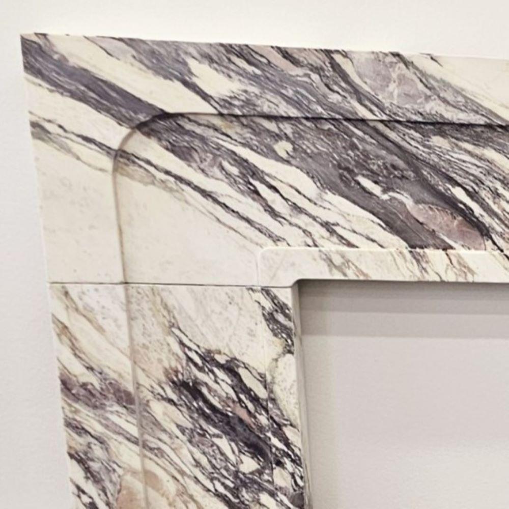 Américain Cheminée moderne Calacatta Viola en vente