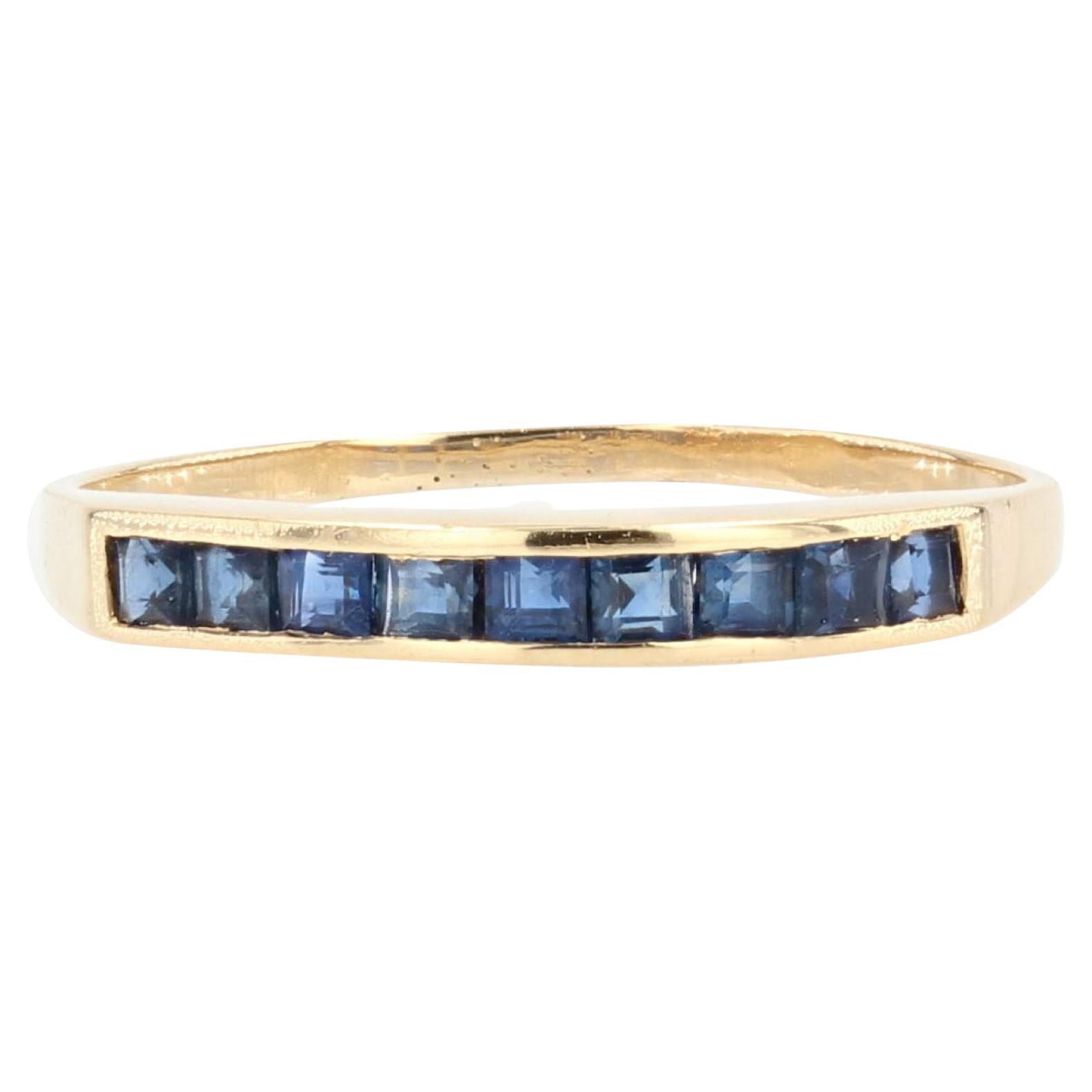 Modern Calibrated Sapphire 18 Karat Yellow Gold Wedding Ring