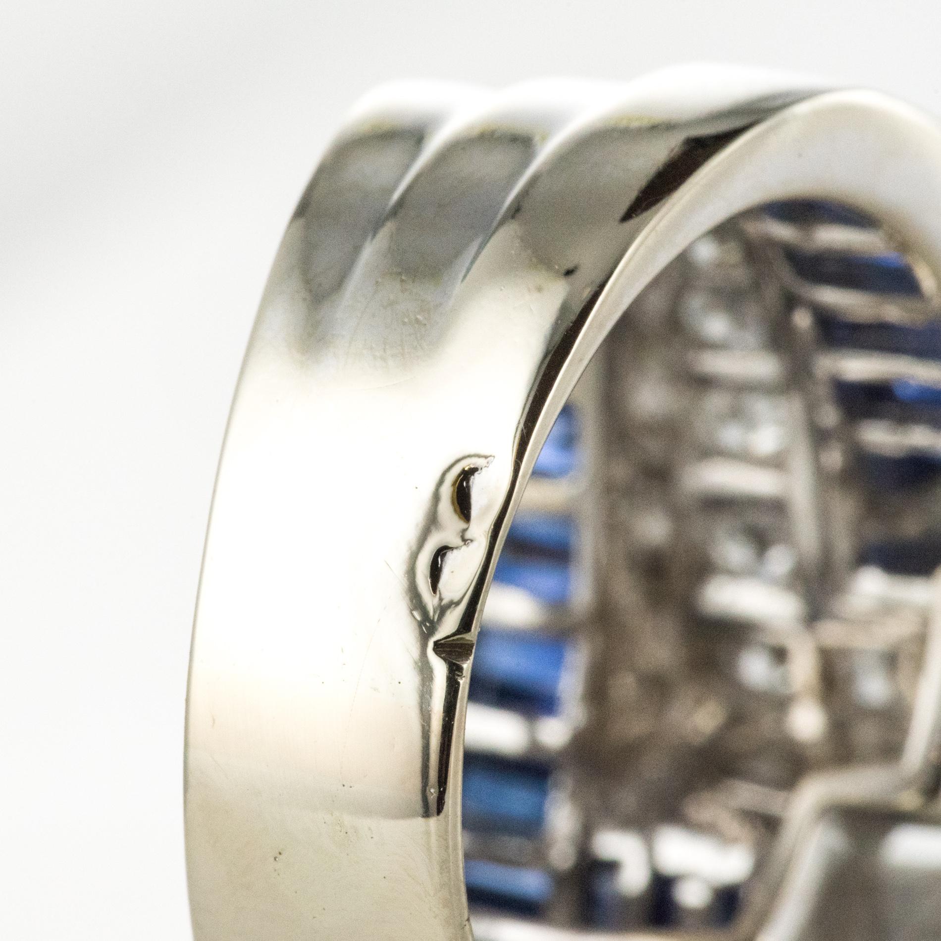 Modern Calibrated Sapphire Diamonds 18 Karat White Gold Art Deco Style Ring 10