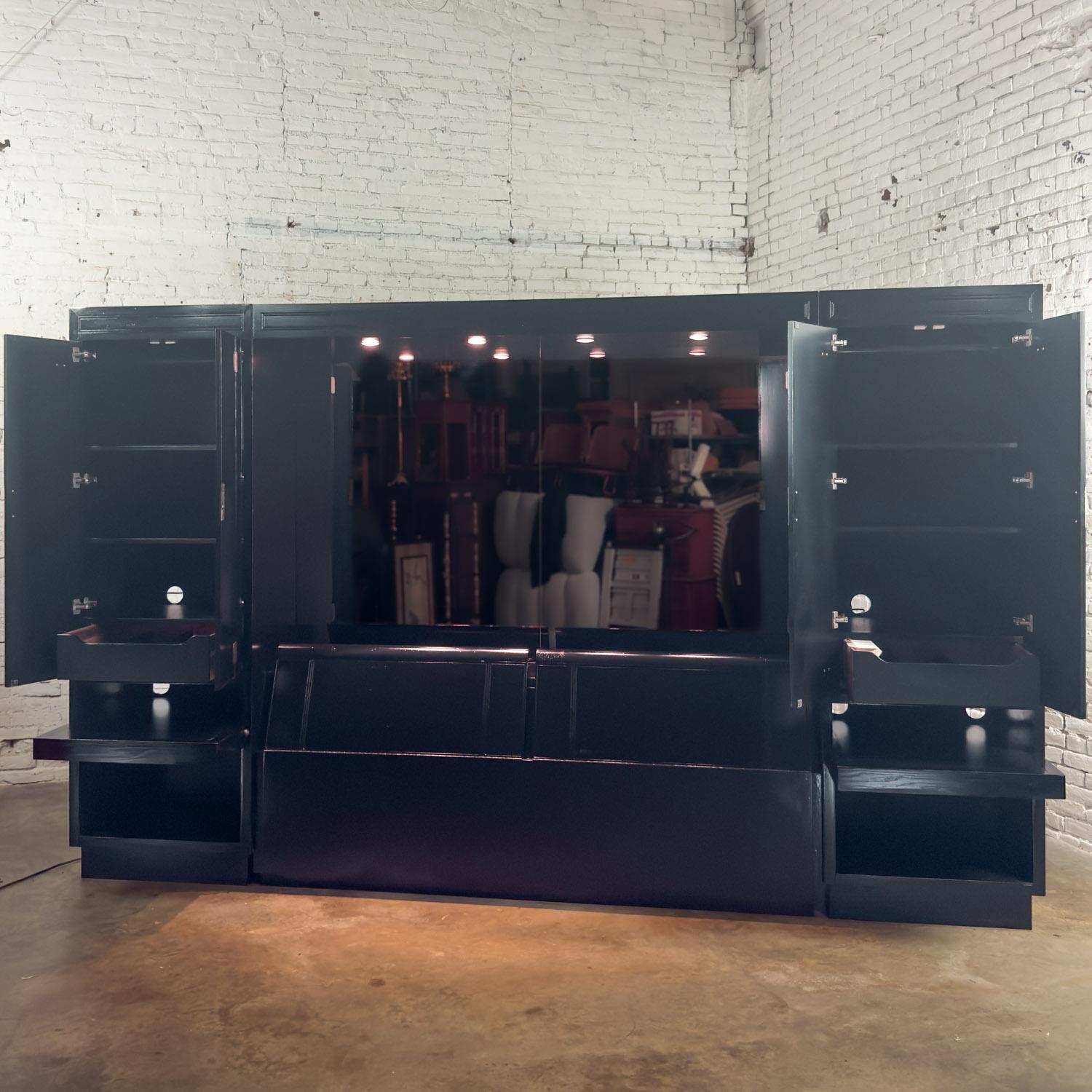 Américain Lit modulable moderne Henredon laqué noir avec armoires latérales en vente