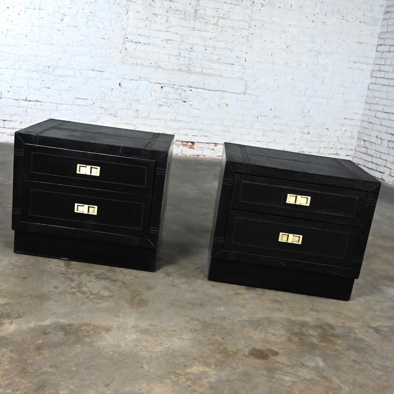20th Century Modern Campaign Style Black Espresso Dyed Leather End Tables Nightstands, a Pair For Sale