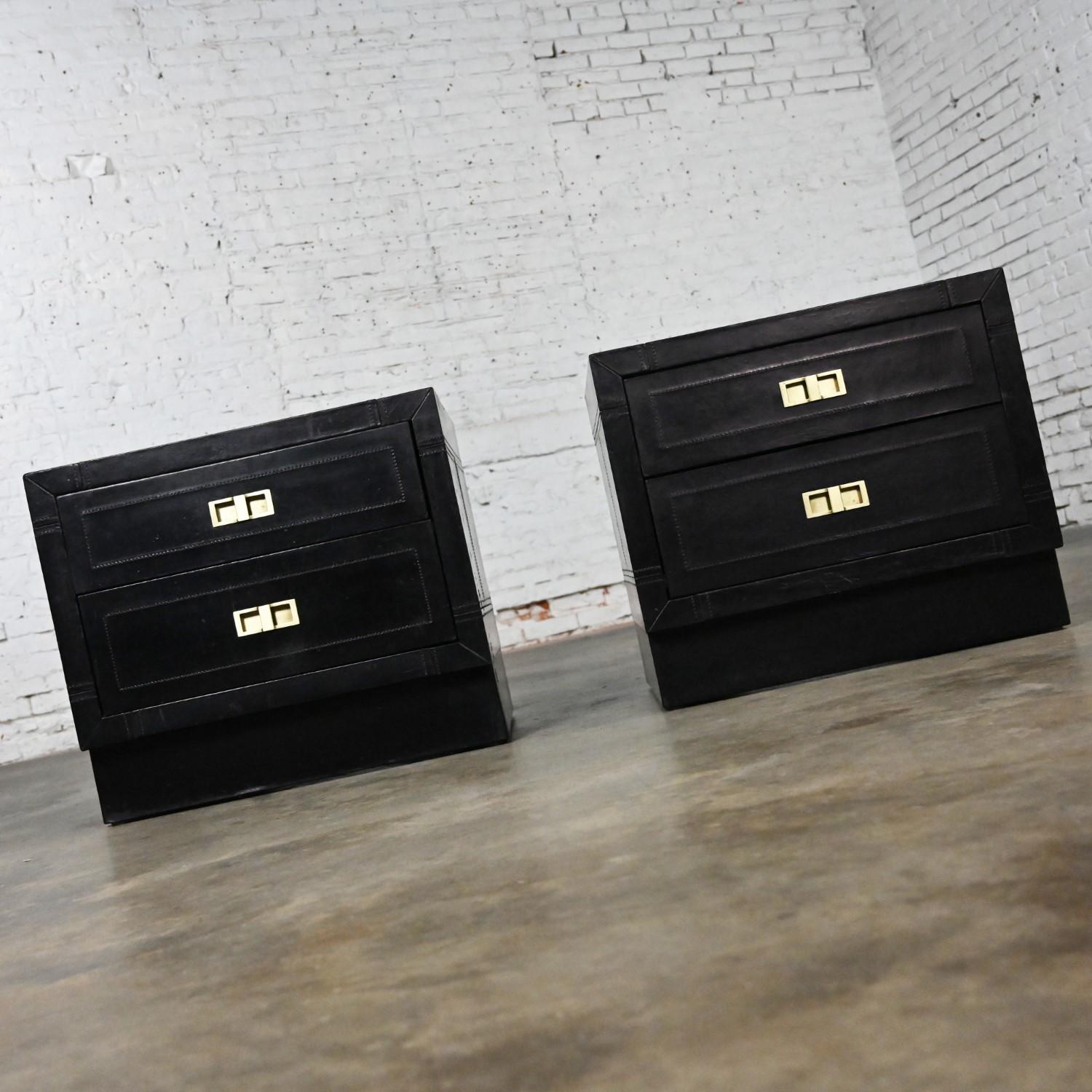 Modern Campaign Style Black Espresso Dyed Leather End Tables Nightstands, a Pair For Sale 2