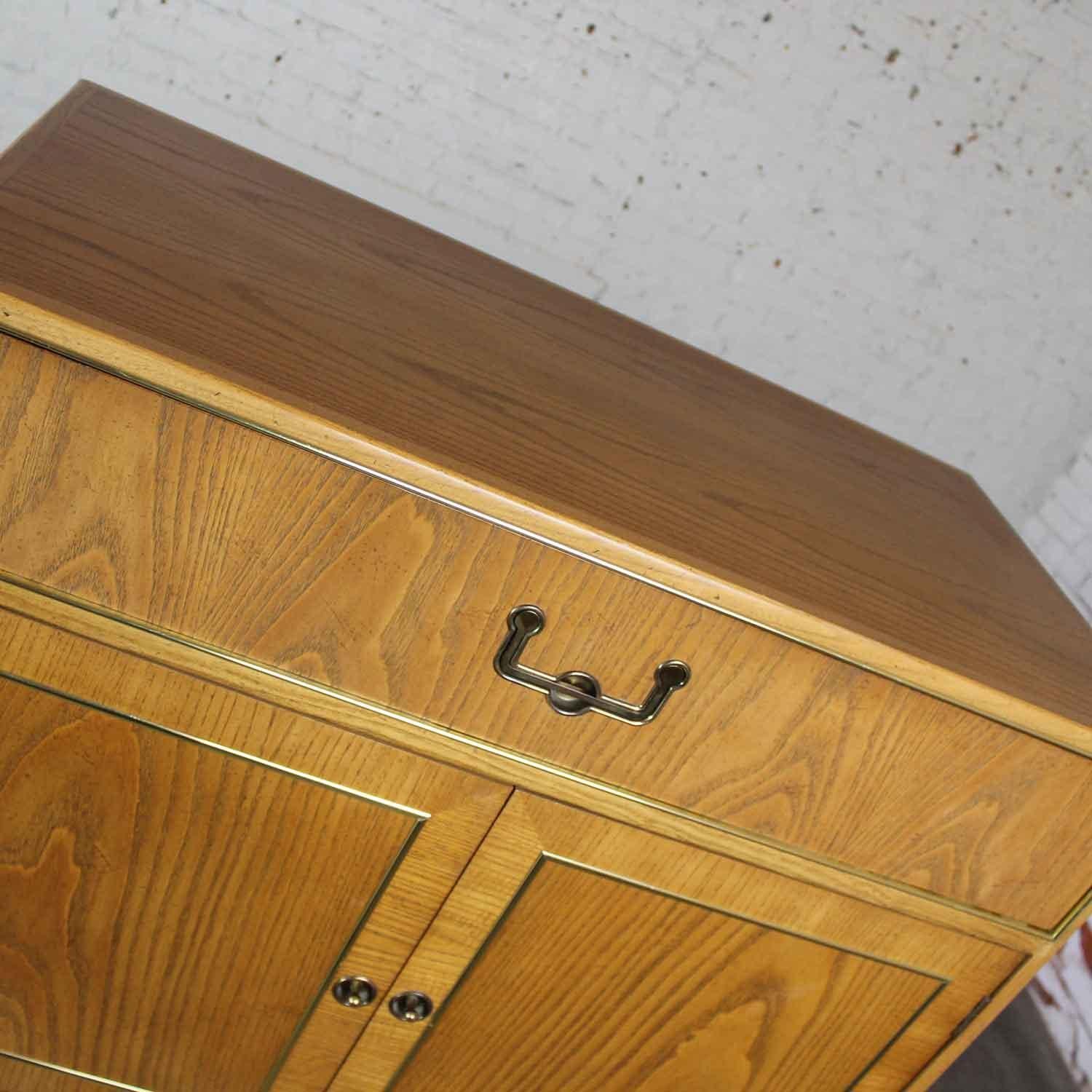 Cassapanca da uomo moderna in stile Campaigner Oak di Founders Furniture Patterns 35 in vendita 10
