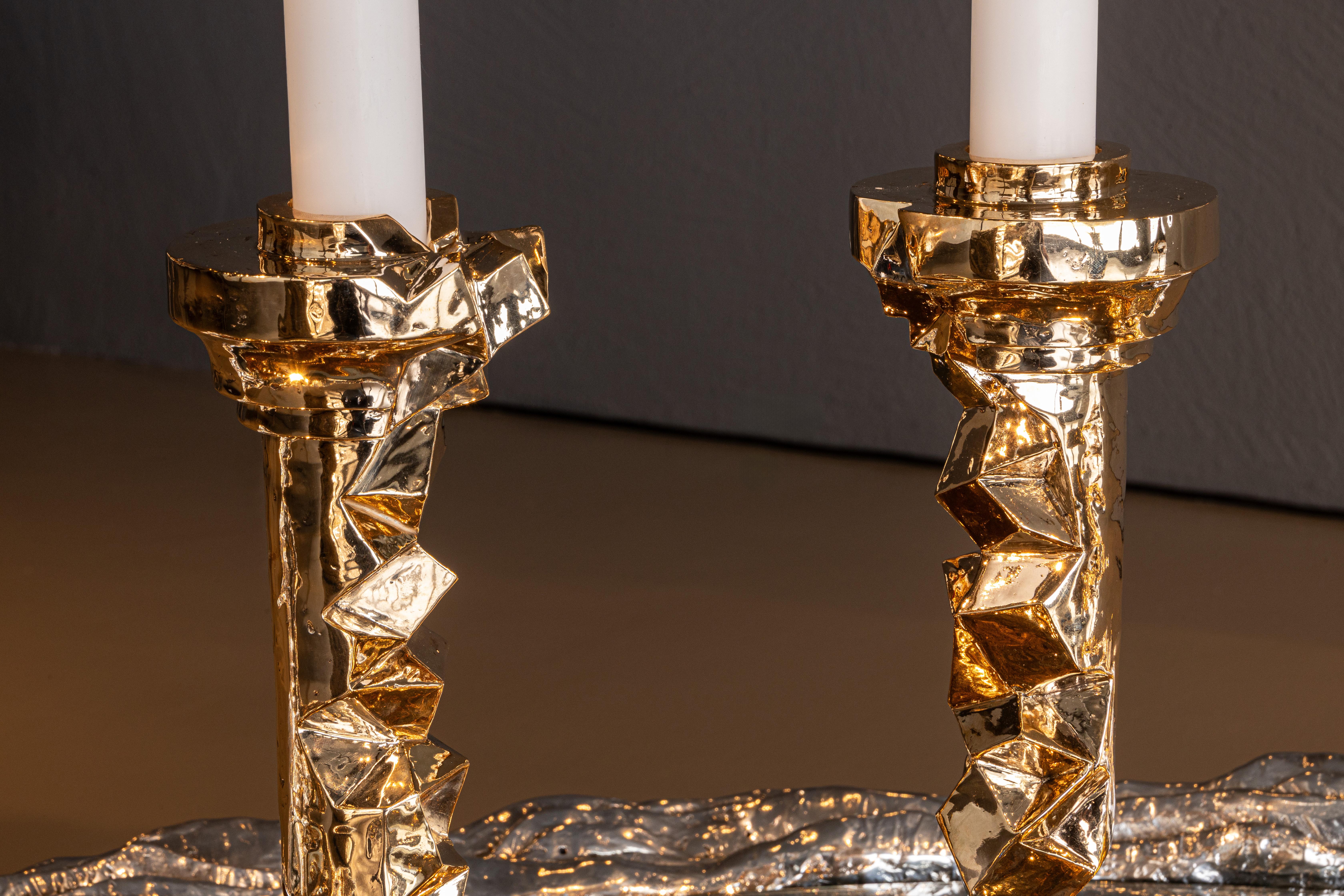 Moderno Candela moderna in bronzo fuso lucidato realizzata a mano in edizione limitata Studio A in vendita