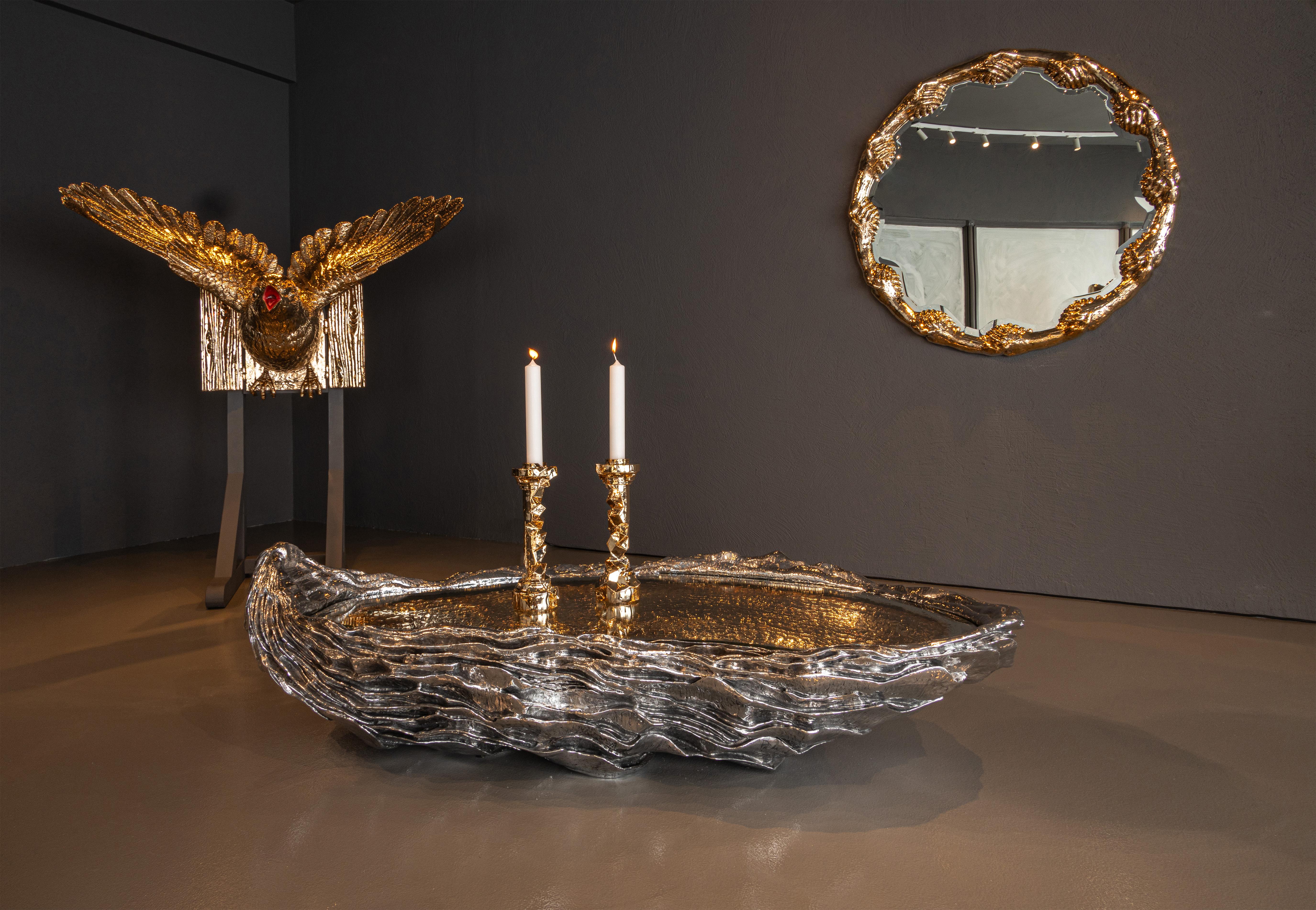 Italiano Candela moderna in bronzo fuso lucidato realizzata a mano in edizione limitata Studio A in vendita