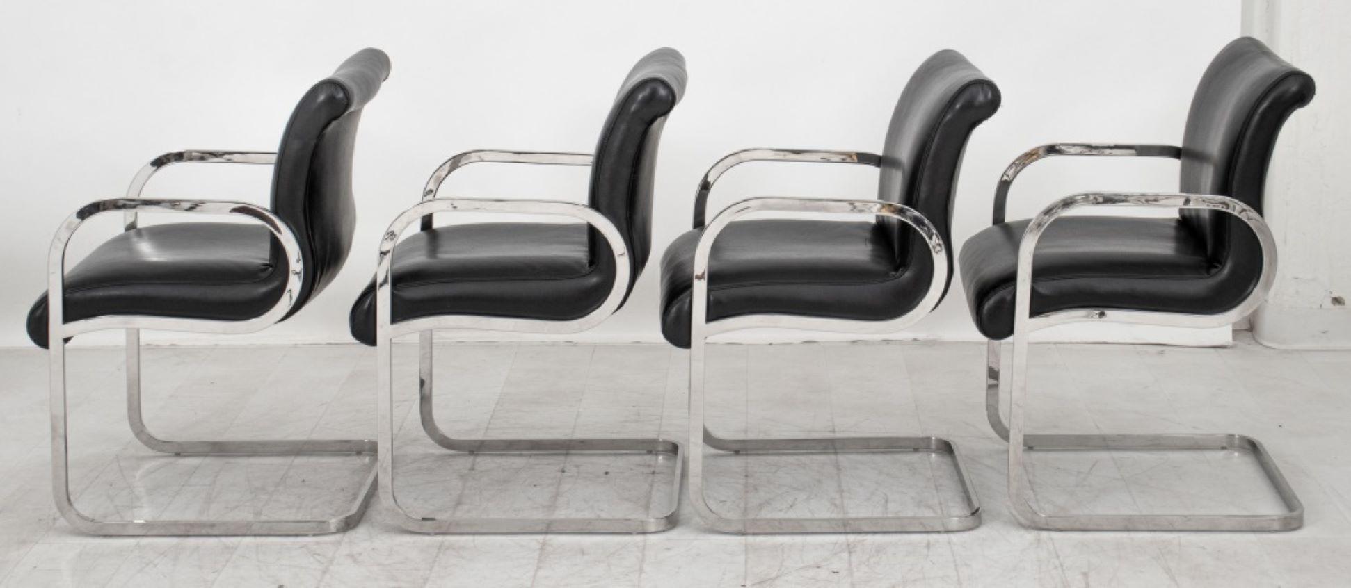 Ensemble de quatre fauteuils modernes en porte-à-faux, années 1970. 33