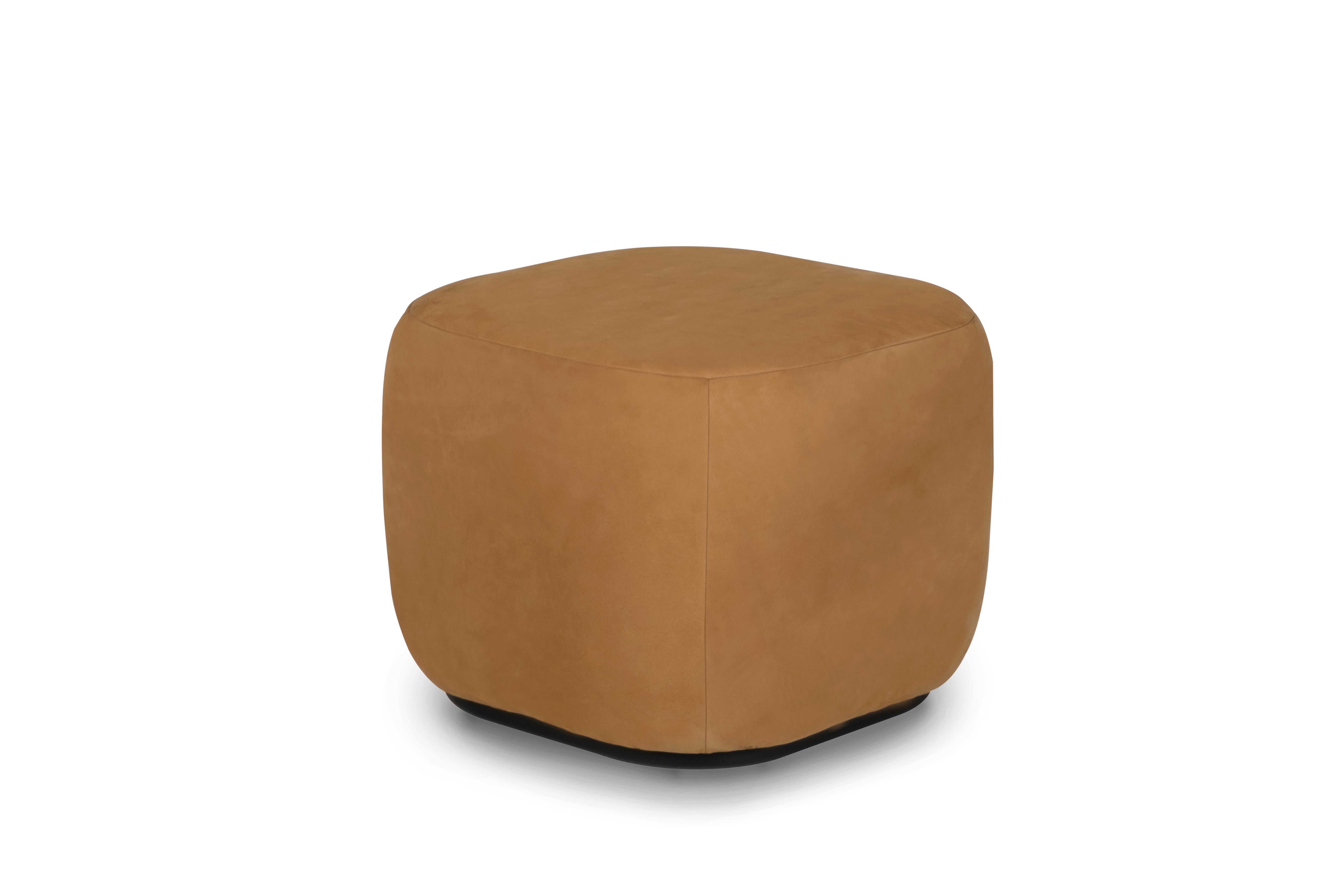 Pouf Capri moderne Caramel Nubuck Leather Handmade Portugal par Greenapple en vente 2