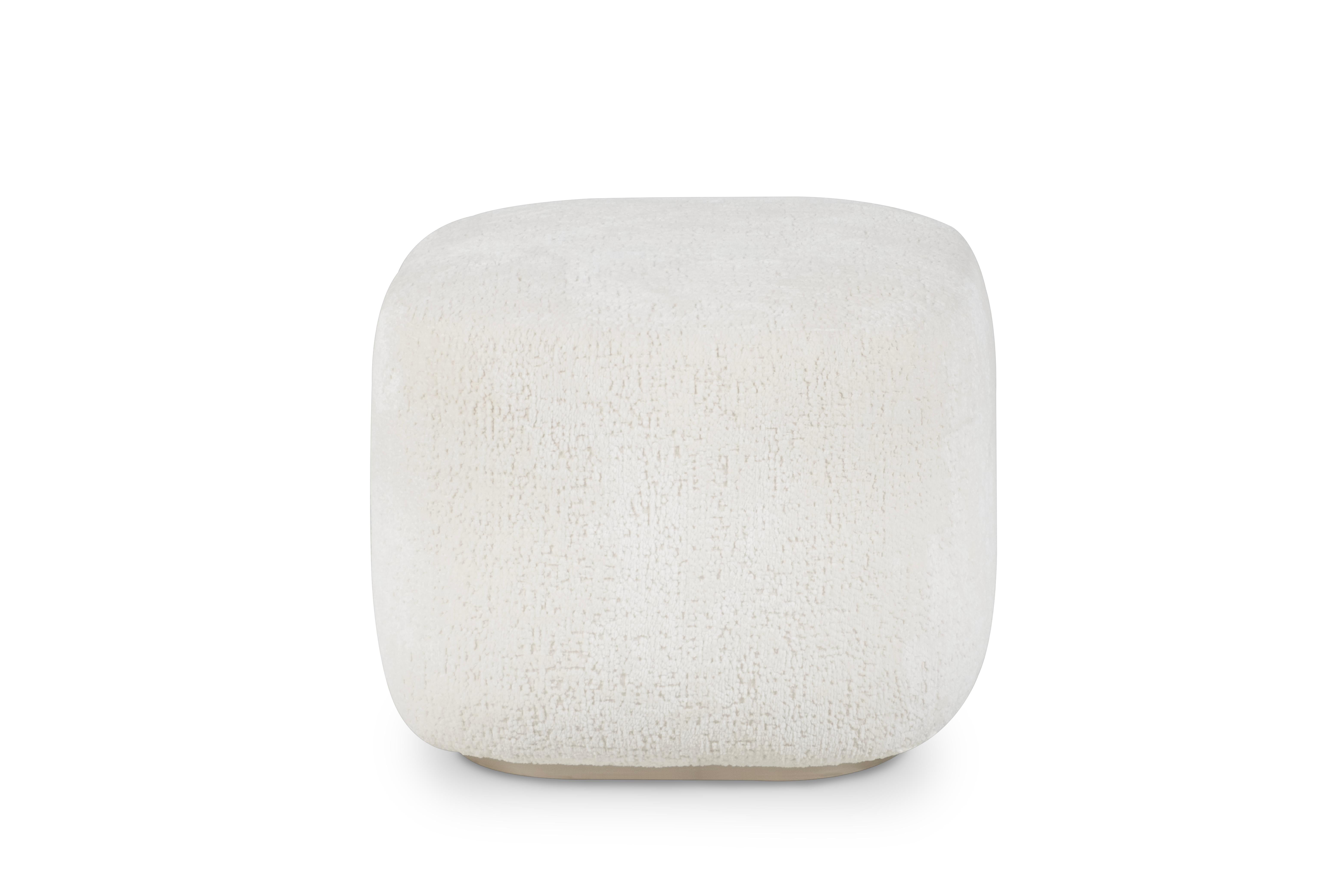 Moderner Capri-Hocker, Ottomane, Holly Hunt Chenille, handgefertigt in Portugal von Greenapple (Handgefertigt) im Angebot