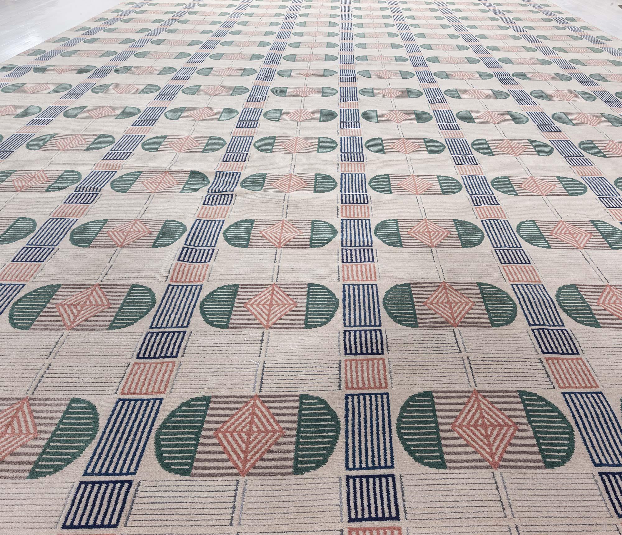 Modern Capsule Rug by Doris Leslie Blau In New Condition For Sale In New York, NY
