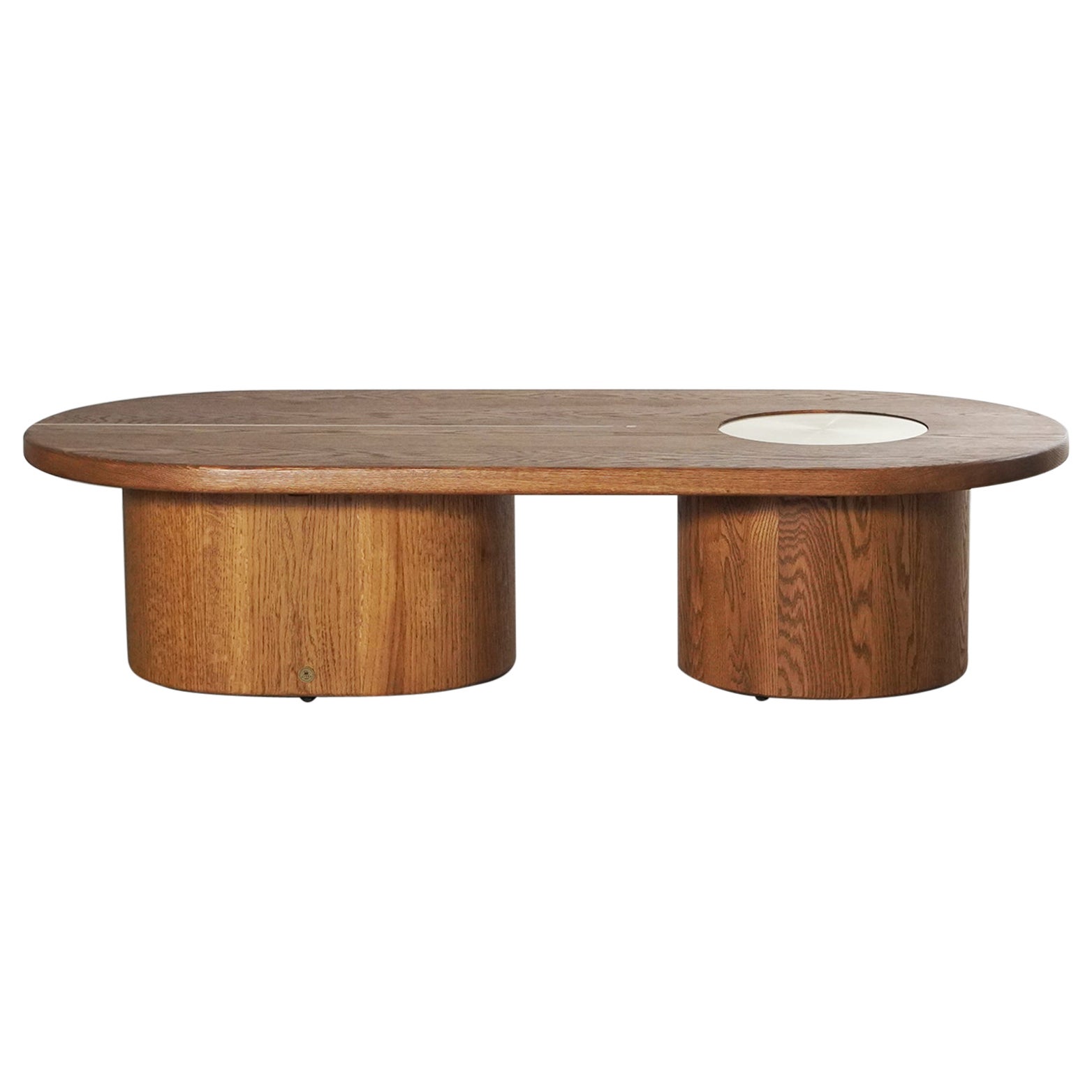 Organico moderno Tavolino moderno a forma di capsula in legno massiccio di Oak Wood con intarsi in ottone in vendita