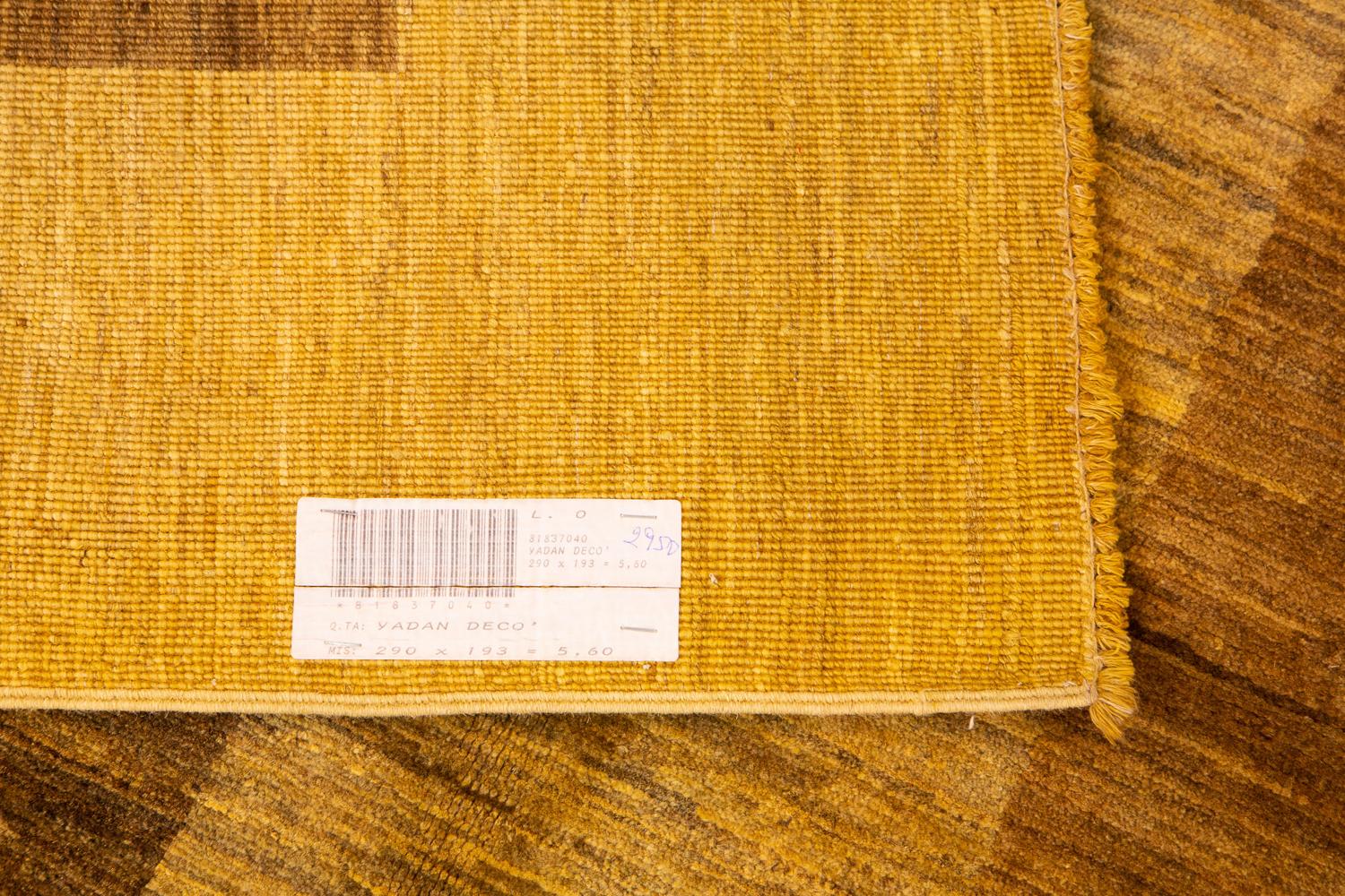 Laine Tapis moderne au design vintage abstrait noué à la main, XXIe siècle en vente