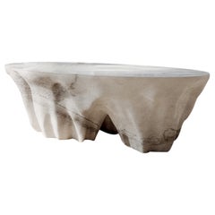 Tavolino moderno in marmo intagliato
