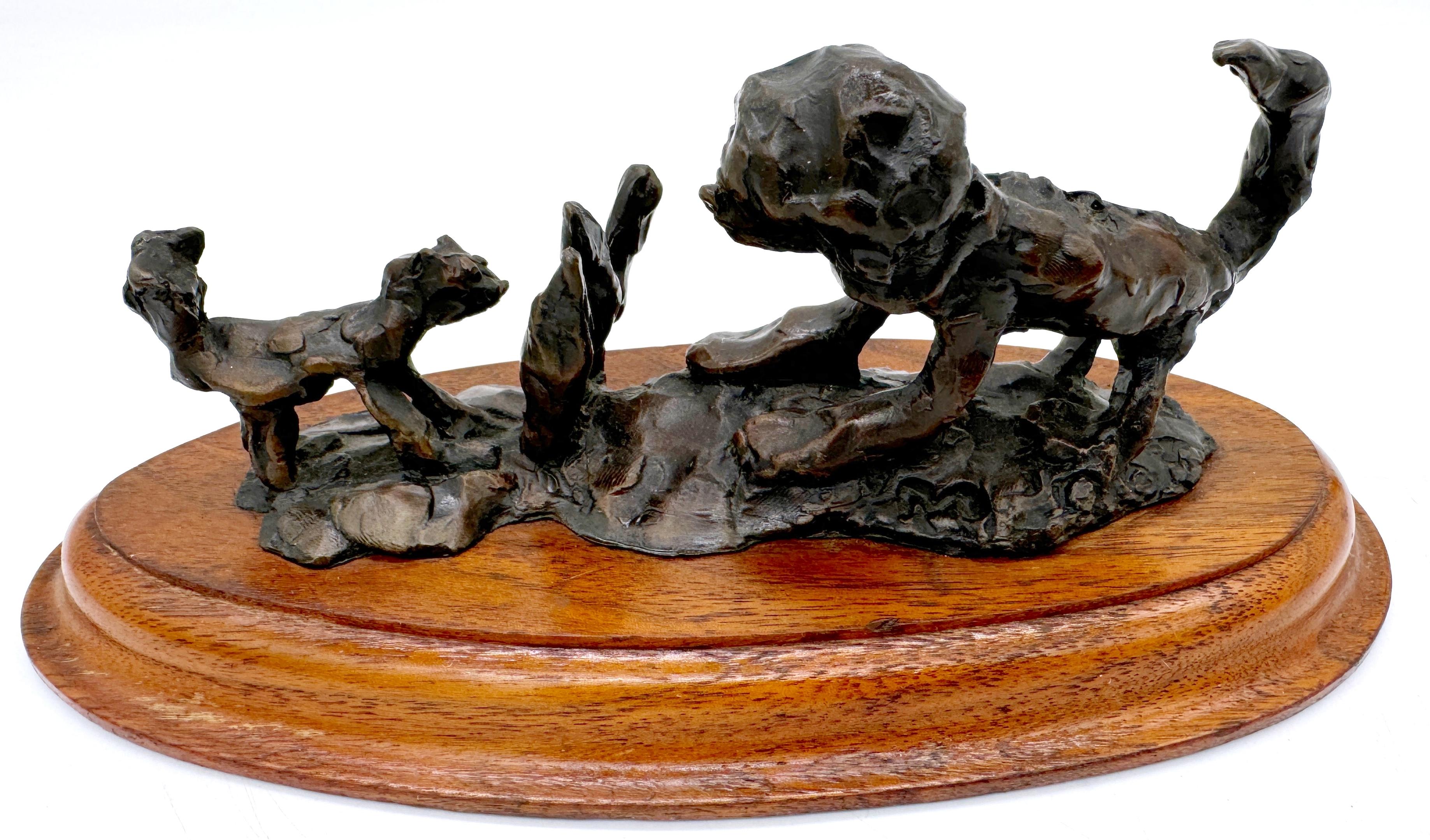 20ième siècle Sculpture moderne en bronze coulé représentant un chien et un chat, style Giacometti en vente