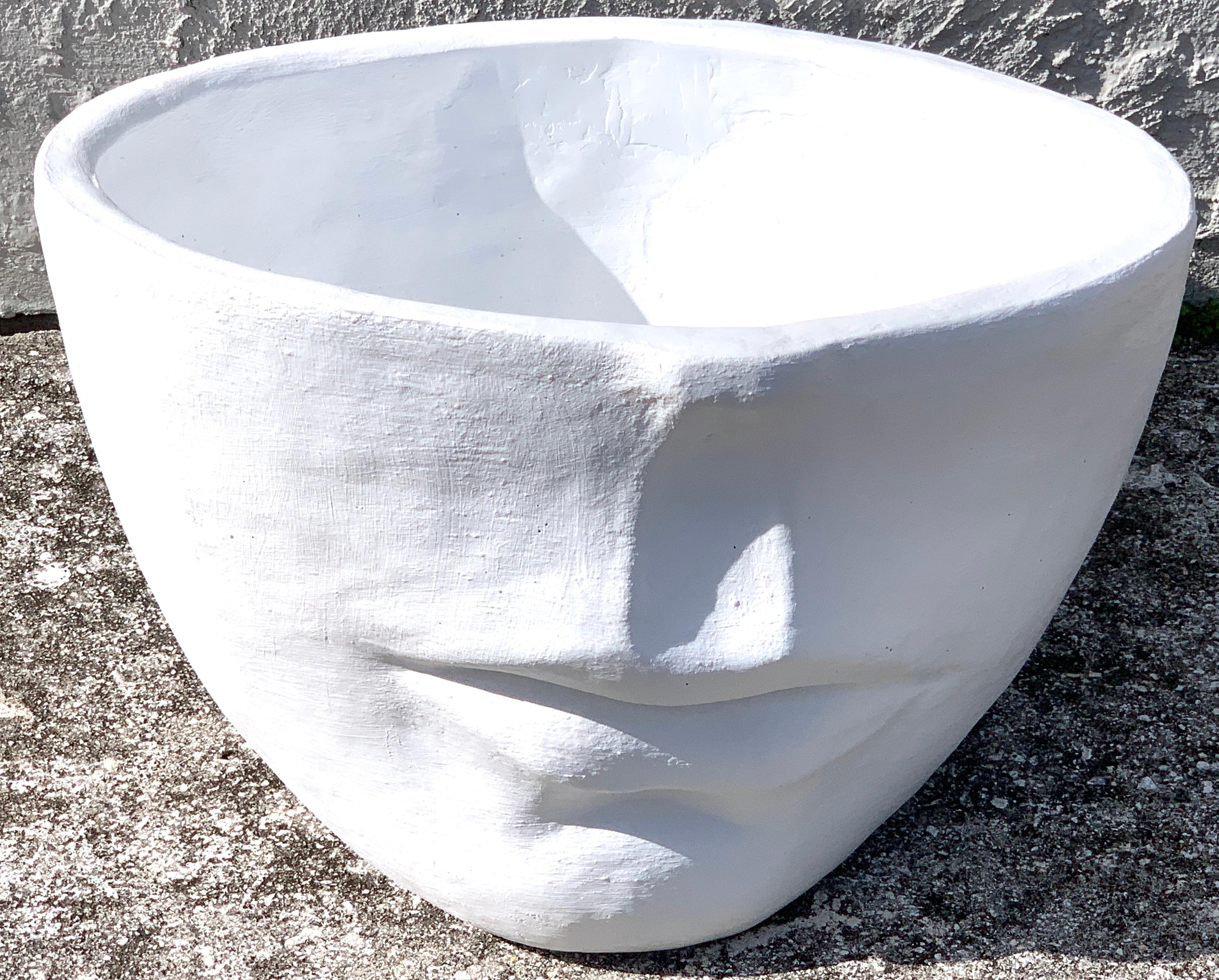 Modern Cast Stone Half Face Planter In Good Condition For Sale In Atlanta, GA