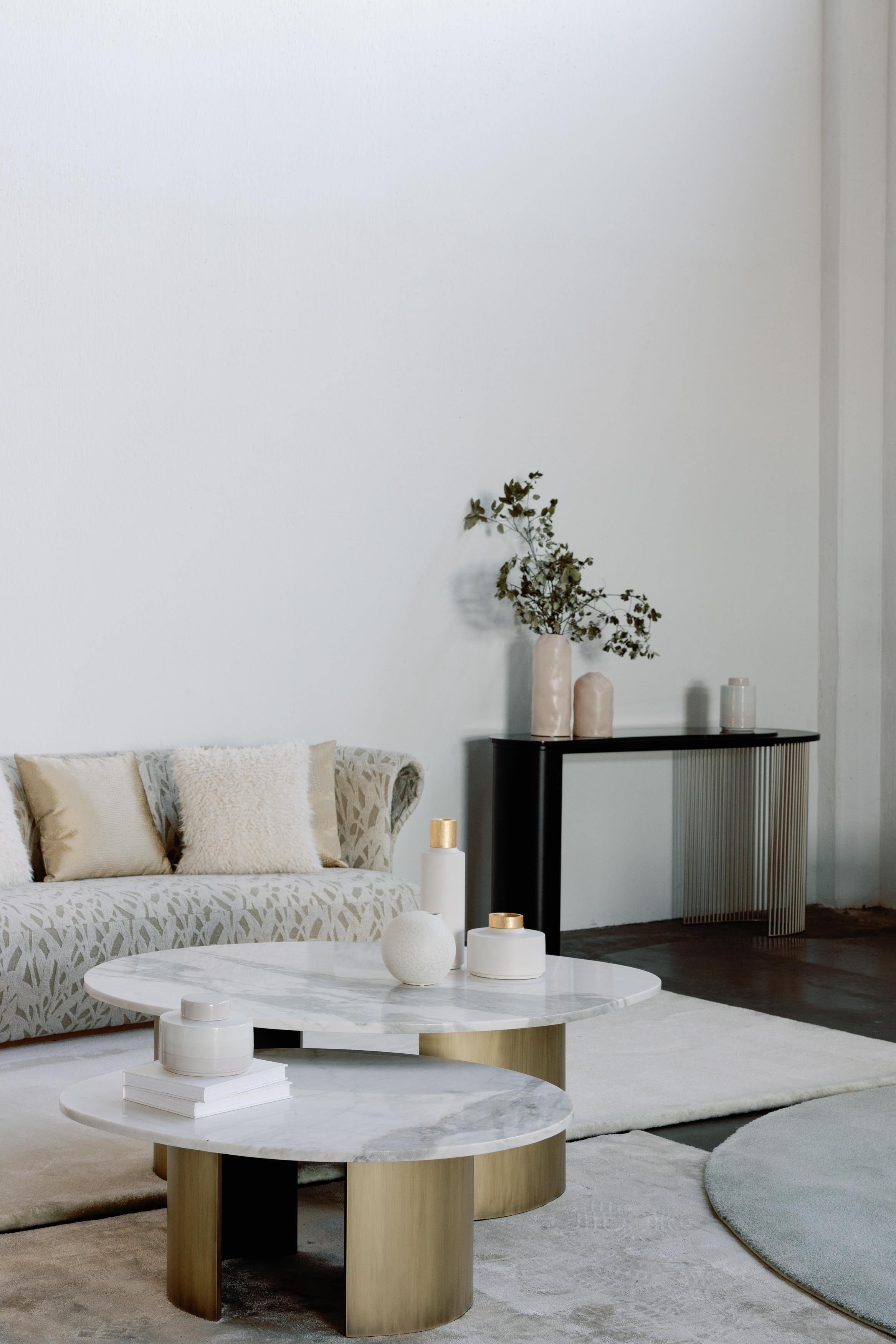 Table console Castelo, marbre Sahara, fabriquée à la main au Portugal par Greenapple en vente 1