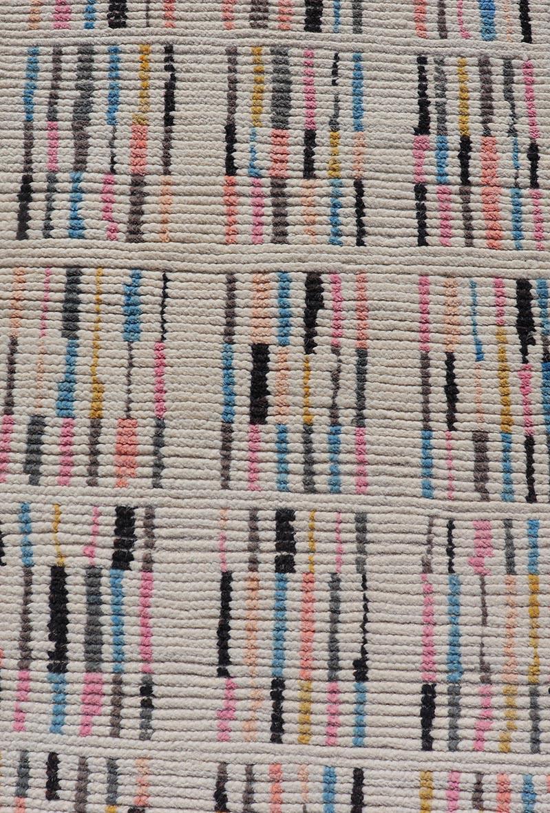 Moderner, ungewöhnlicher, handgeknüpfter, Piled-Läufer mit minimalistischem, modernem Design 2'6 x 12'4 cm (Handgeknüpft) im Angebot
