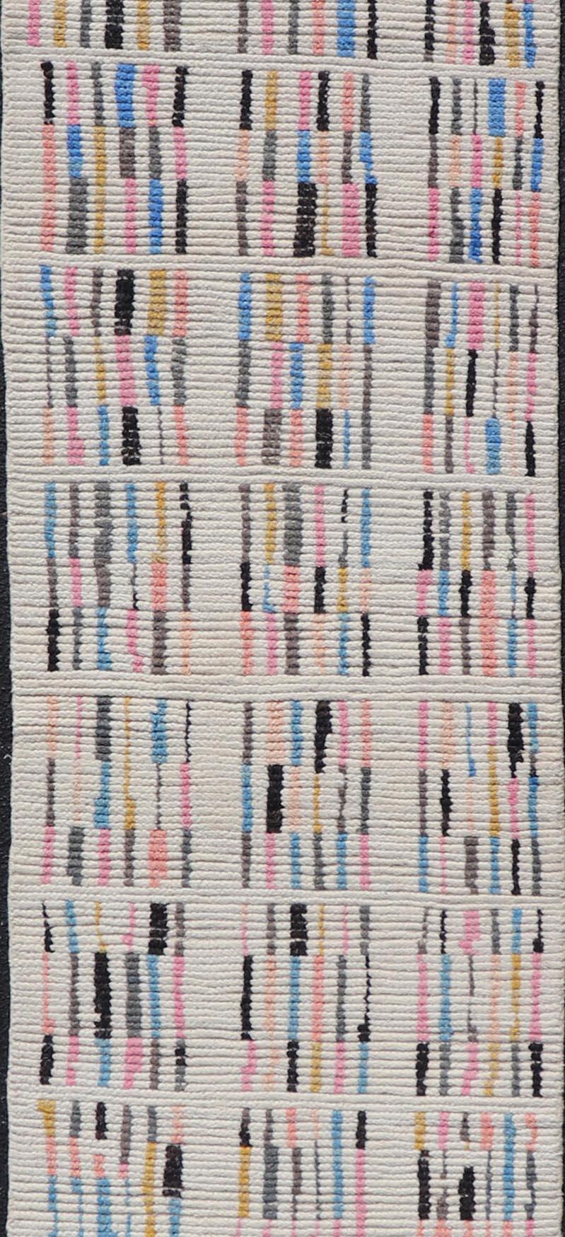 Moderner, ungewöhnlicher, handgeknüpfter, Piled-Läufer mit minimalistischem, modernem Design 2'6 x 12'4 cm (Wolle) im Angebot