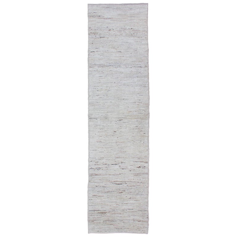 Runner Solid Design Modern Casual Piled Runner in Solid White Color and Minimalist Design ...