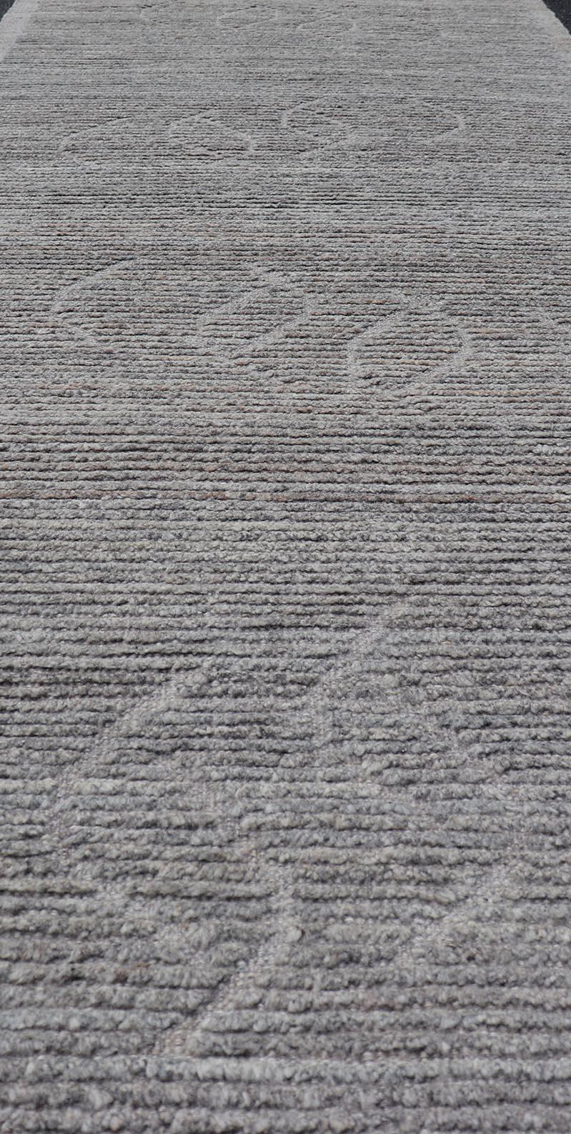 Modern Casual Runner Hand Knotted in Neutral Tones with Shades of Grey For Sale 2