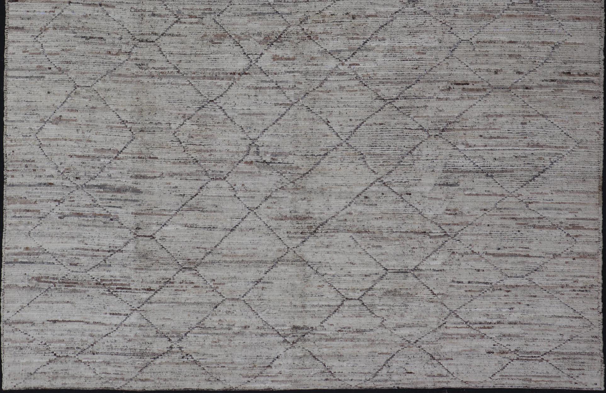 Modern Casual Tribal Rug in Wool with Sub-Geometric Diamond Design For Sale 8