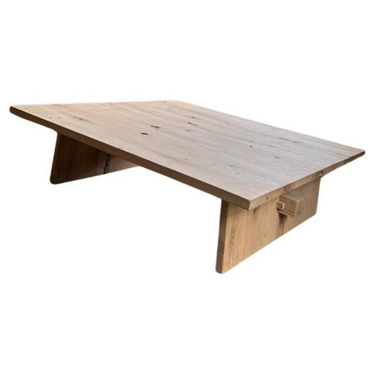 Modern Center Table in Solid White Oak (amerikanisch) im Angebot