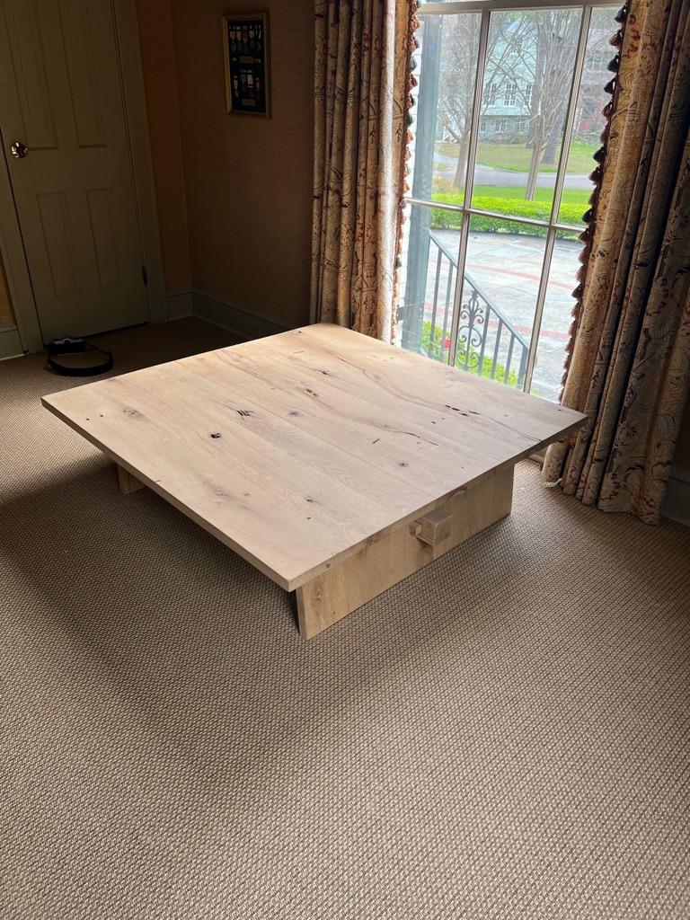 Modern Center Table in Solid White Oak In Excellent Condition For Sale In Montgomery, AL