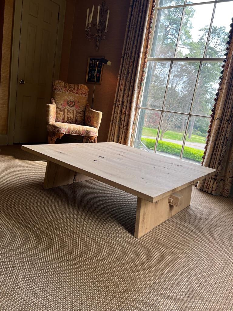 Modern Center Table In Solid White Oak In Excellent Condition For Sale In Montgomery, AL