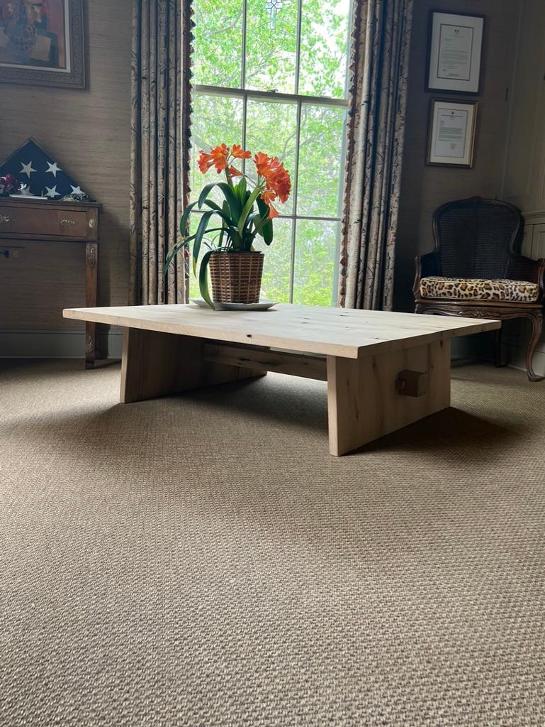 Modern Center Table in Solid White Oak (21. Jahrhundert und zeitgenössisch) im Angebot