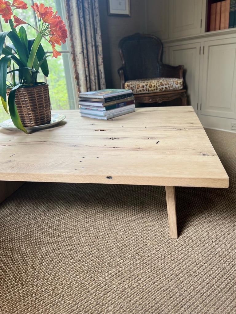 The Estrada
Enhance your living space with our stunning solid white oak square center table, meticulously crafted to blend timeless elegance with modern functionality. This table serves as a perfect centerpiece for any room. The square shape offers