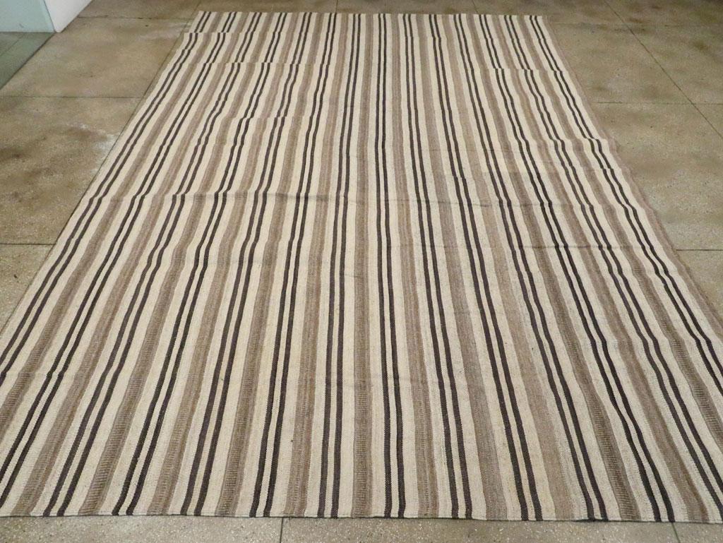 Hand-Woven Modern Century Handmade Turkish Flatweave Kilim Large Room Size Carpet For Sale
