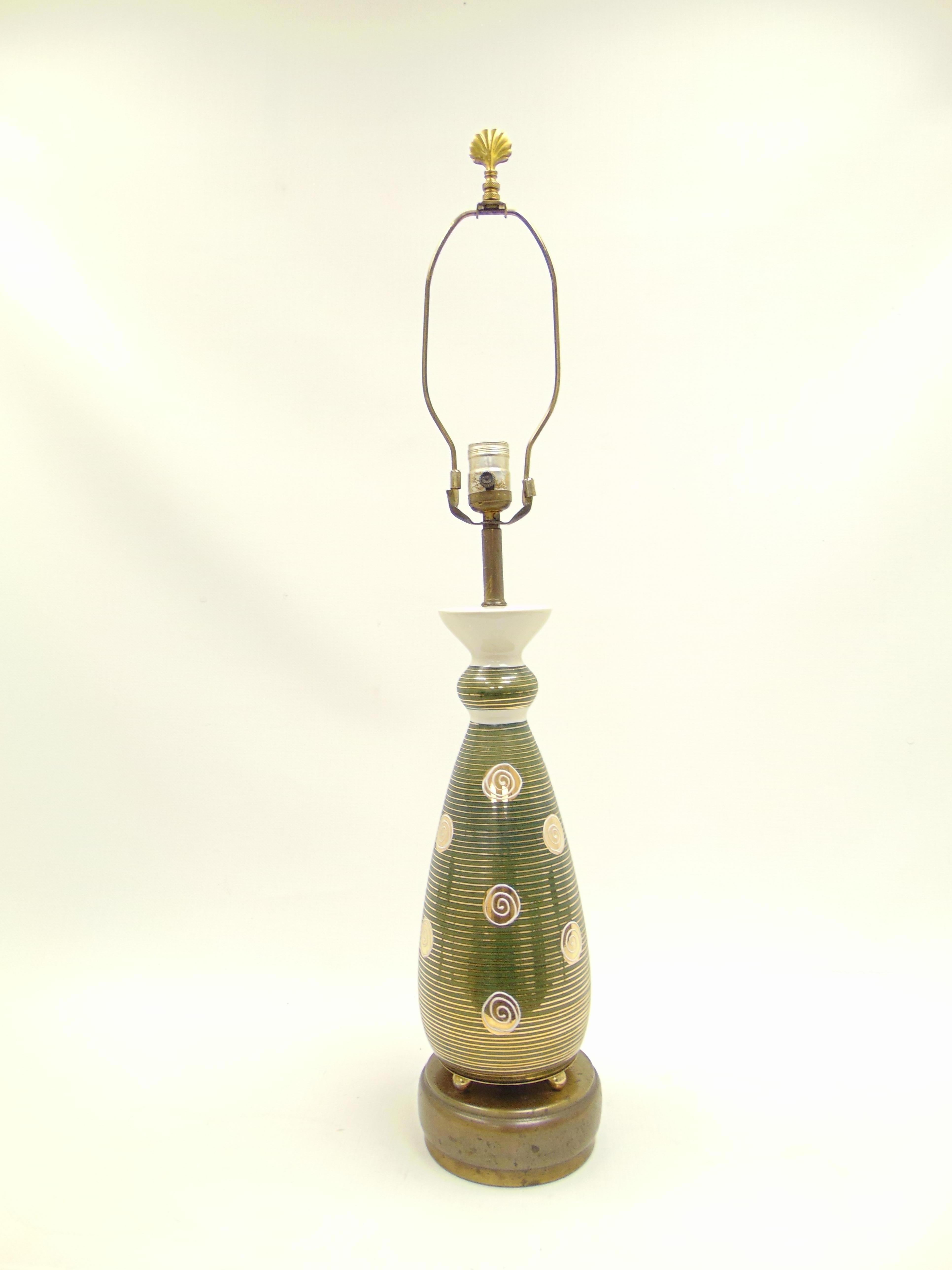 Modern Ceramic and Brass Hand Painted Table Lamp, circa 1960s For Sale 9