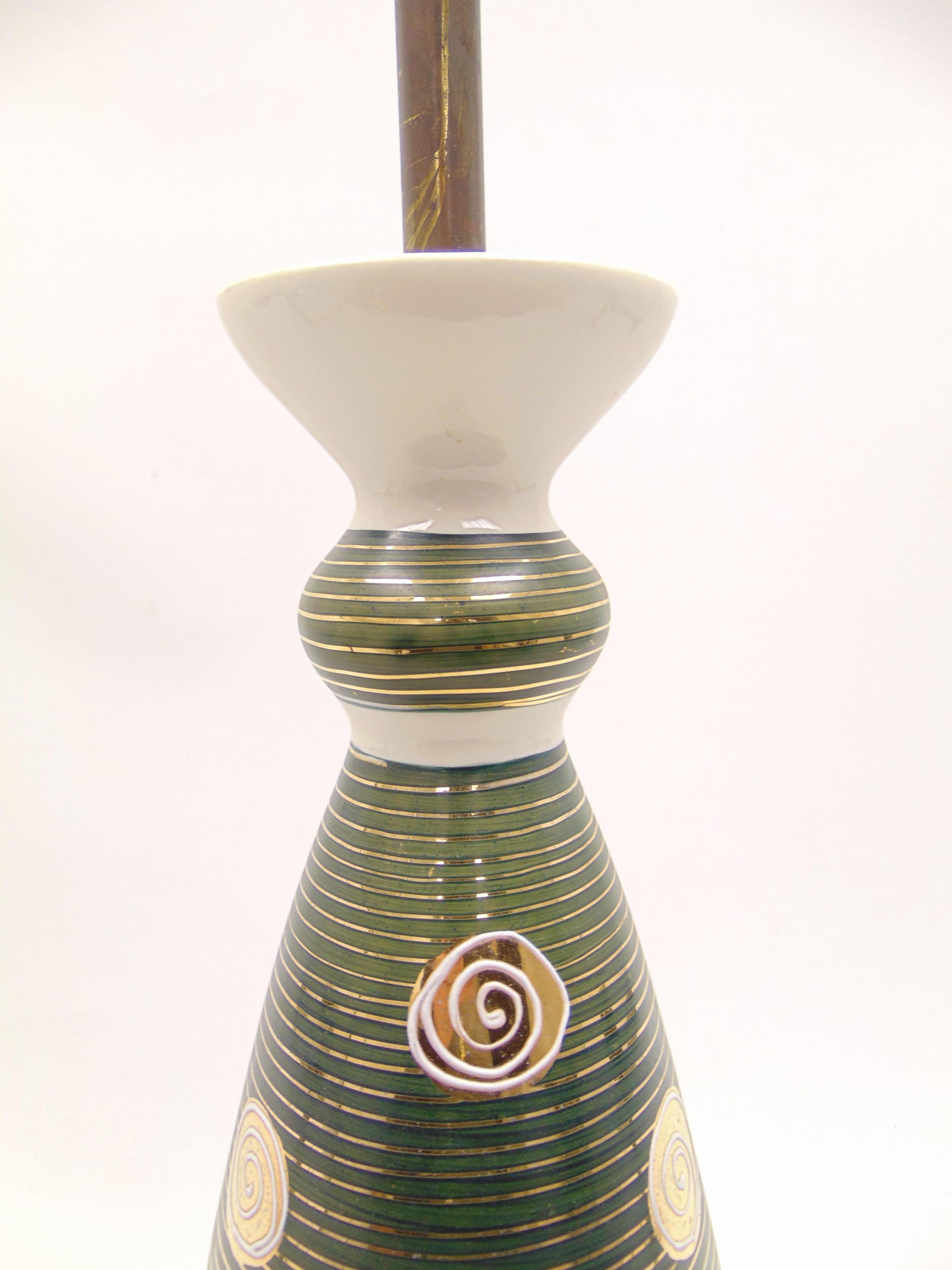 Mid-Century Modern Modern Ceramic and Brass Hand Painted Table Lamp, circa 1960s For Sale
