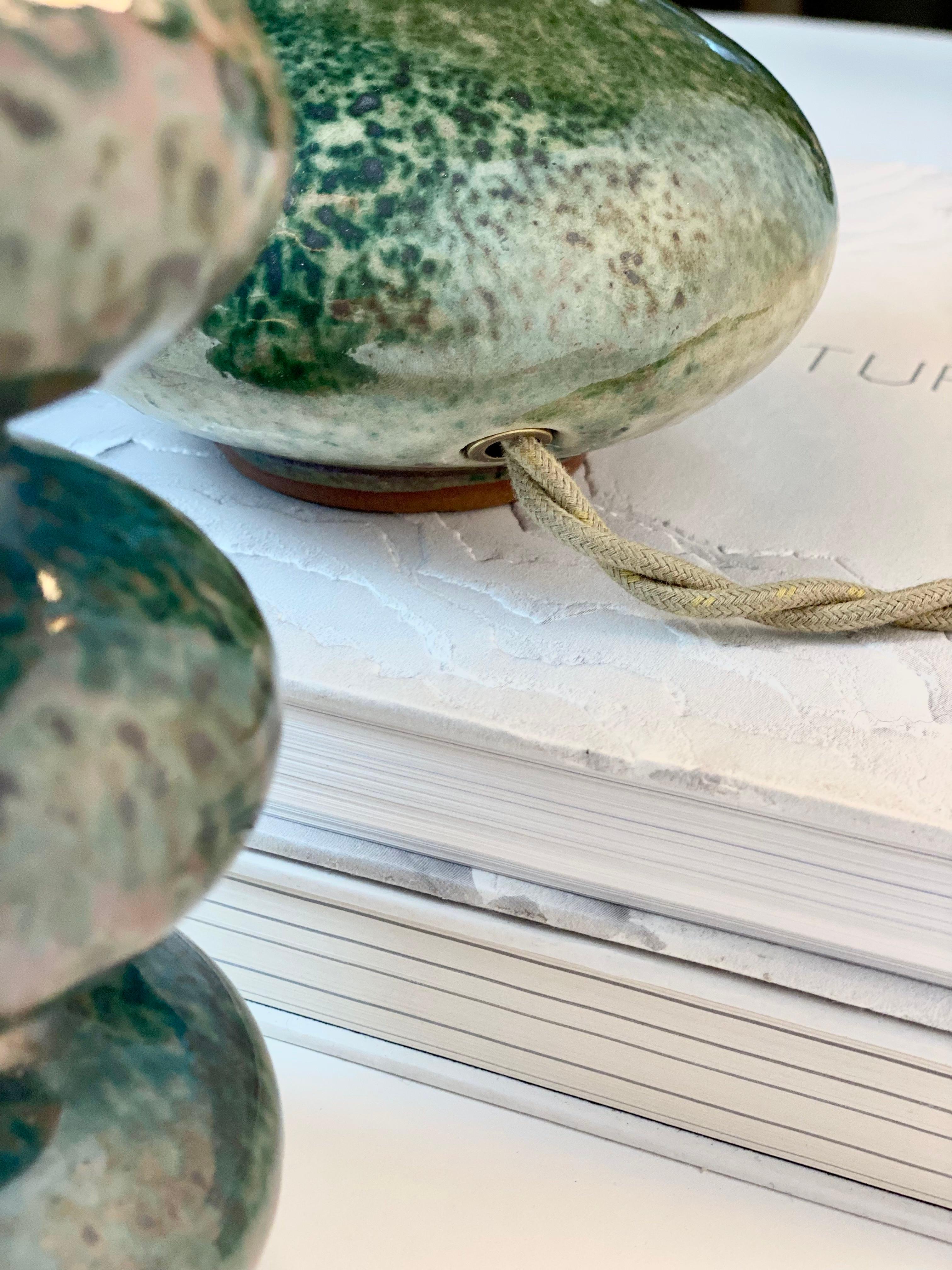 Modern Ceramic Handmade Wave Form Table Lamp in Green by Forma Rosa Studio For Sale 3