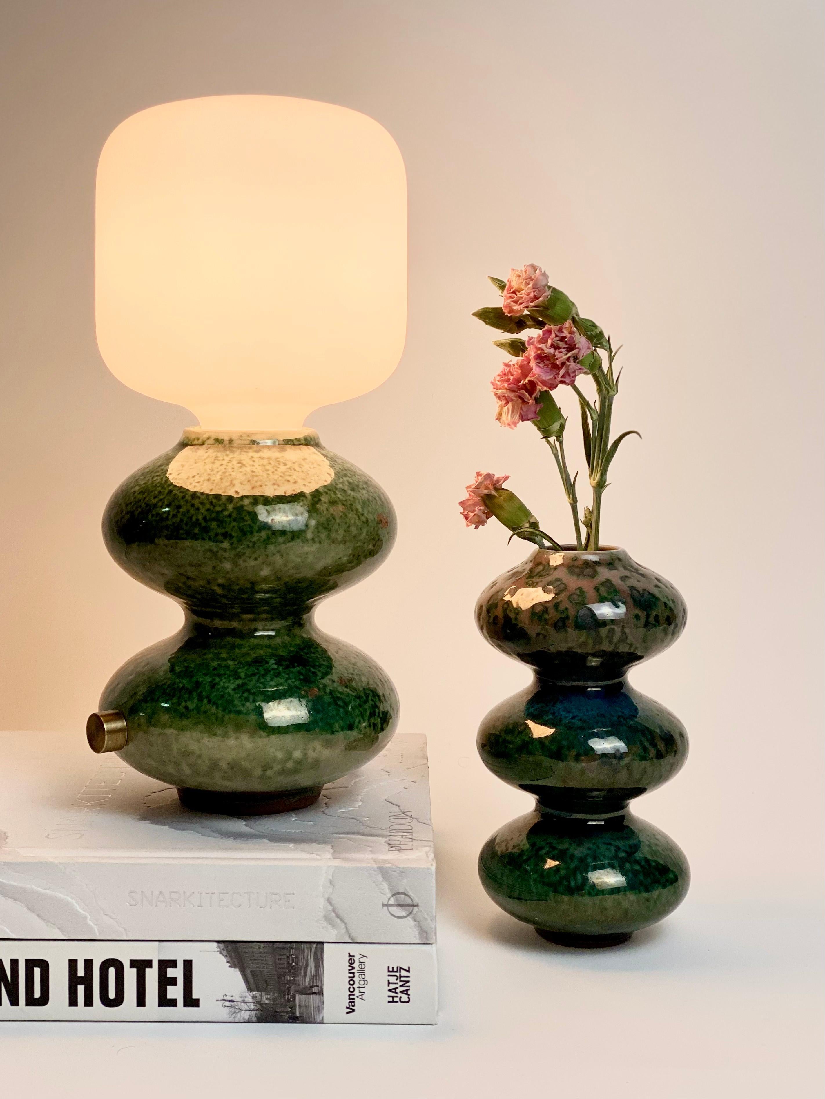 Brass Modern Ceramic Handmade Wave Form Table Lamp in Green by Forma Rosa Studio For Sale