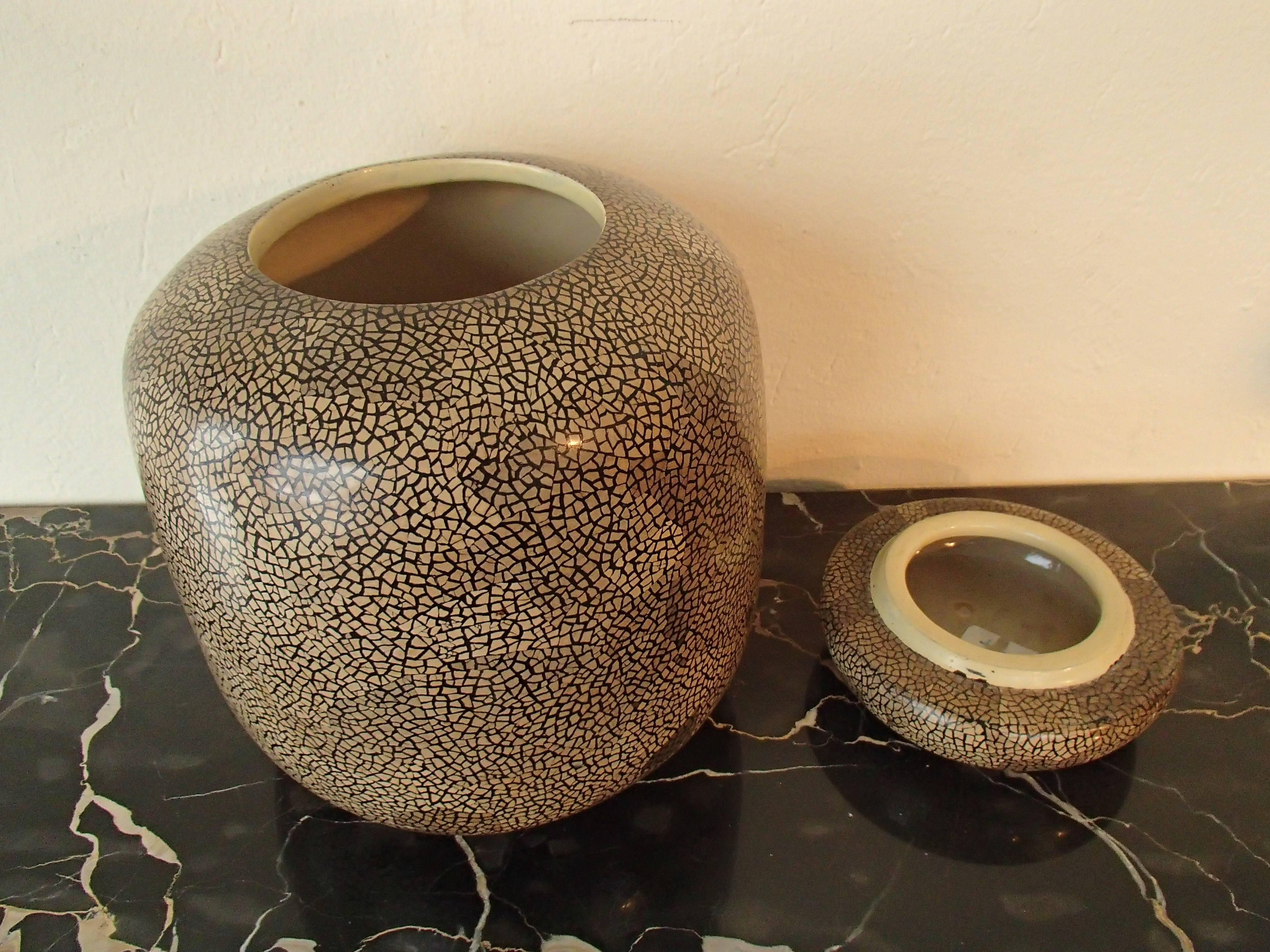 Fin du 20e siècle Vase à couvercle en céramique moderne Craqelee Beige Marron Noir