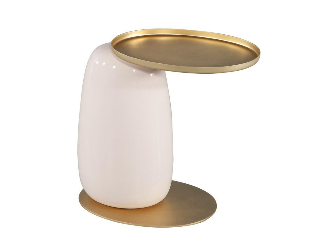 Modern Ceramic Side Table in Pink and Brass For Sale 5