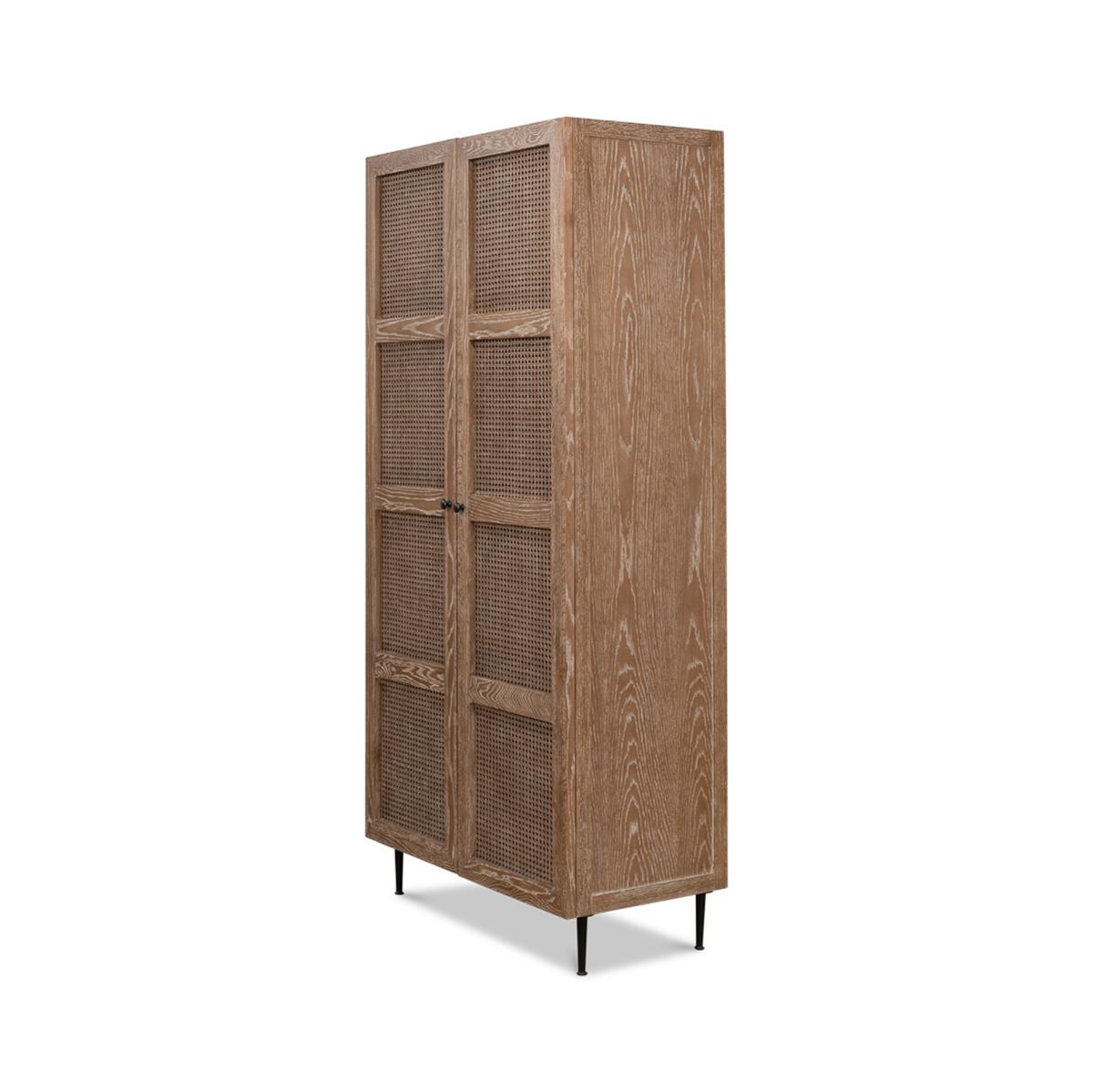 Asiatique Armoire moderne en chêne cérusé en vente