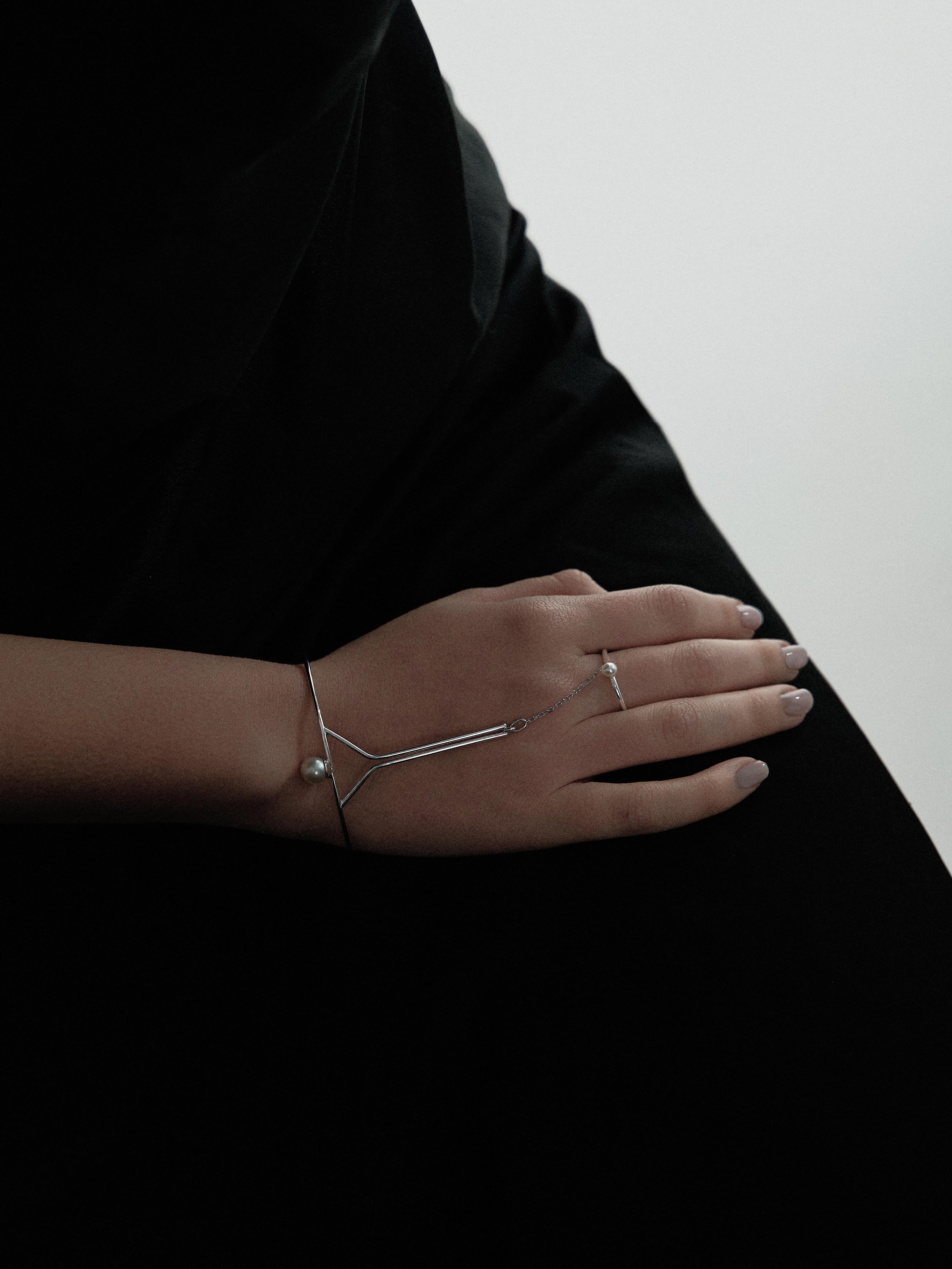 Modern chain Bracelet with ring and cuff link gilding 925 silver contemporary For Sale 1