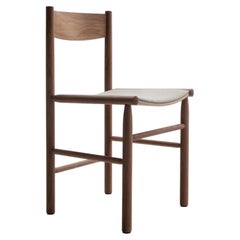 Silla moderna «AKADEMIA», de Wesley Walters y Salla Luhtasela, tela/roble ahumado