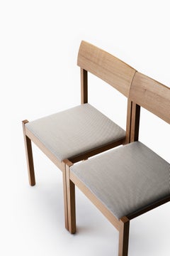 Moderner Stuhl „ARKITECTURE KVT7“ von Kari Virtanen, Esche/Stoff, Steelcut Trio
