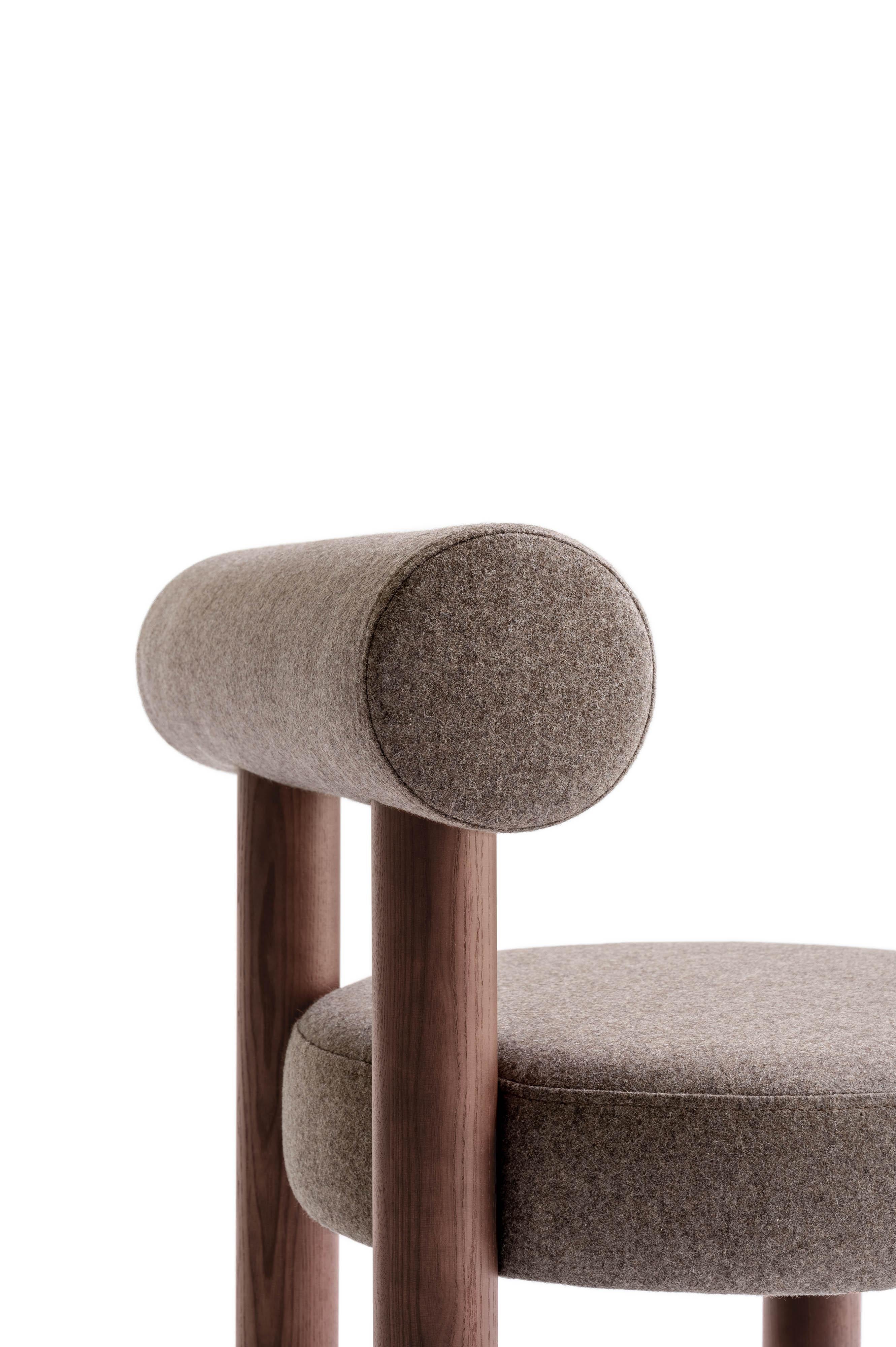 Modern Dining Chair Gropius CS2 in Wool Fabric with Wooden Legs by Noom In New Condition In Paris, FR
