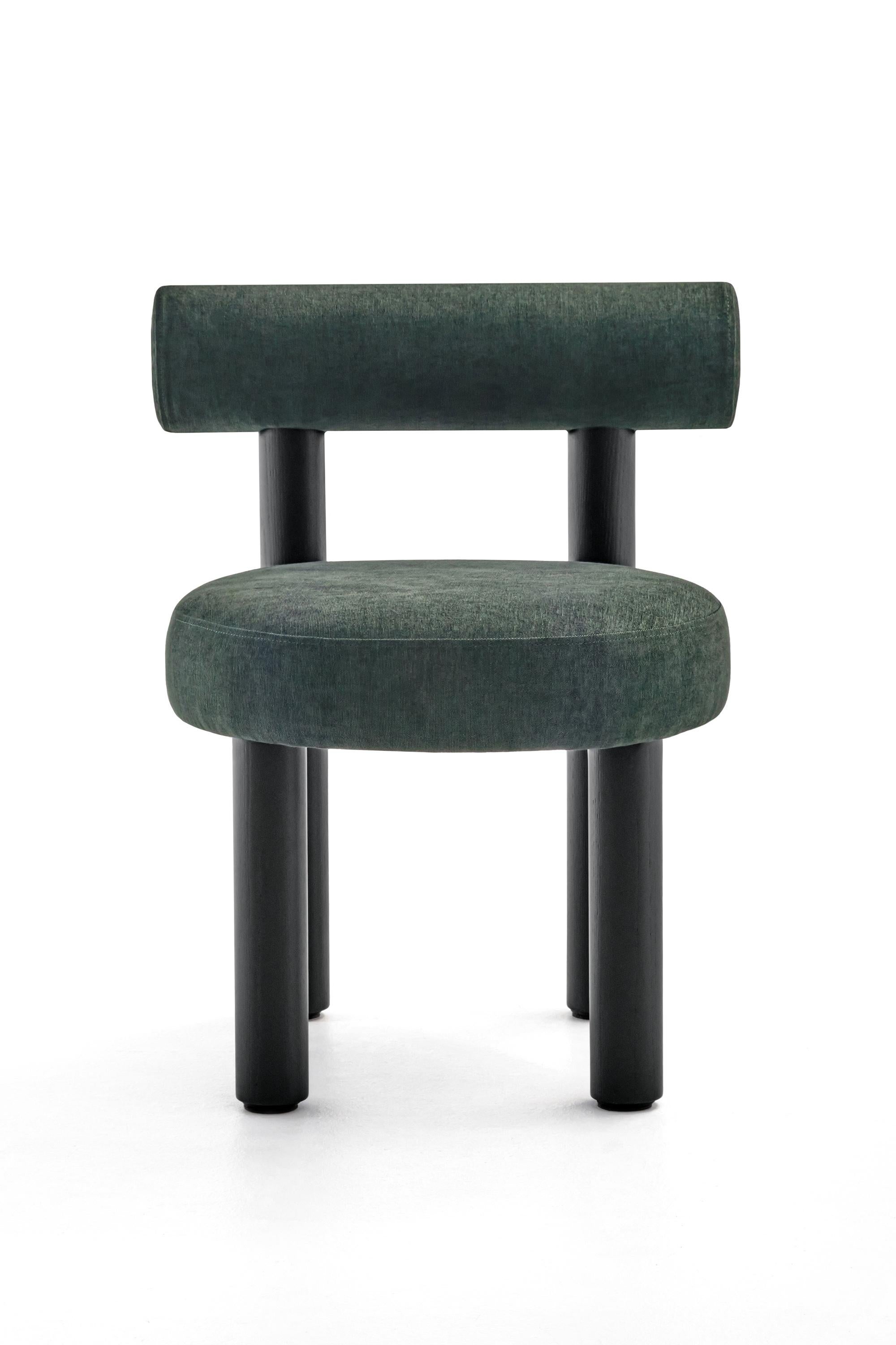 Sedia da pranzo moderna Gropius CS2 con gambe in legno verniciate in colore RAL di Noom in vendita 5